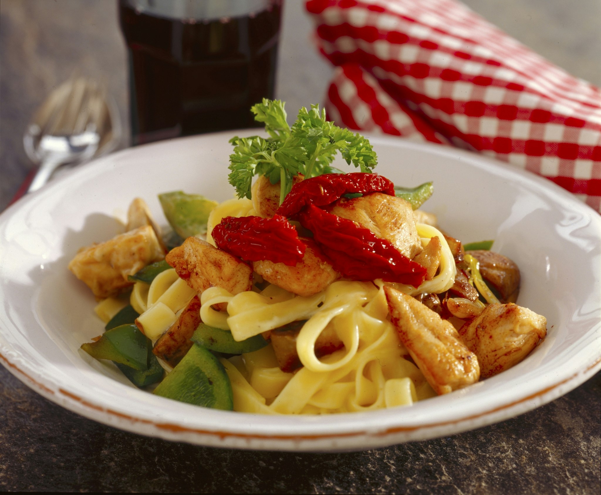 Läcker kycklingsås med tagliatelle