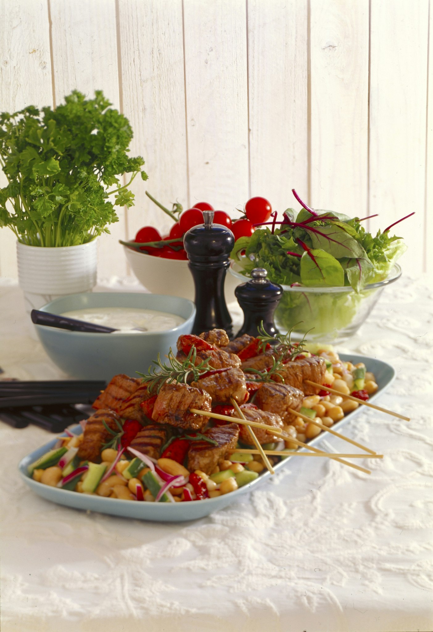 Lammspett med bönsallad och fräsch fetasås