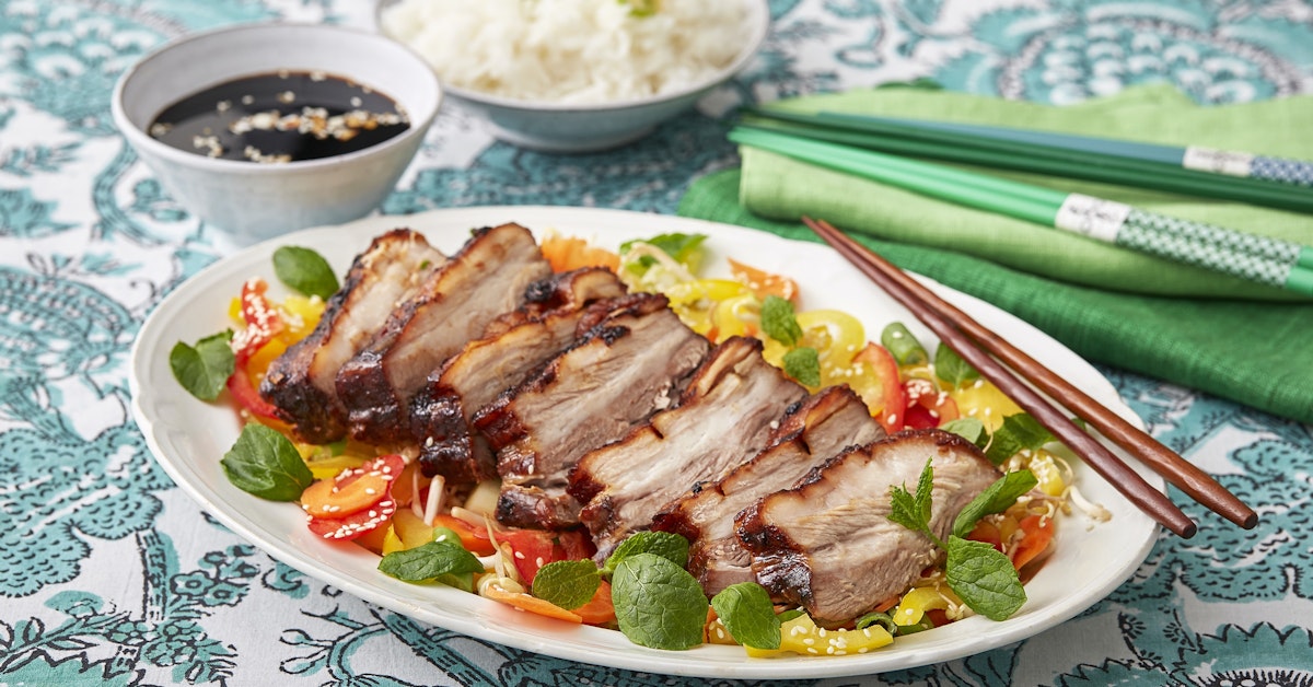 Långstekt sidfläsk med asiatisk sallad-image