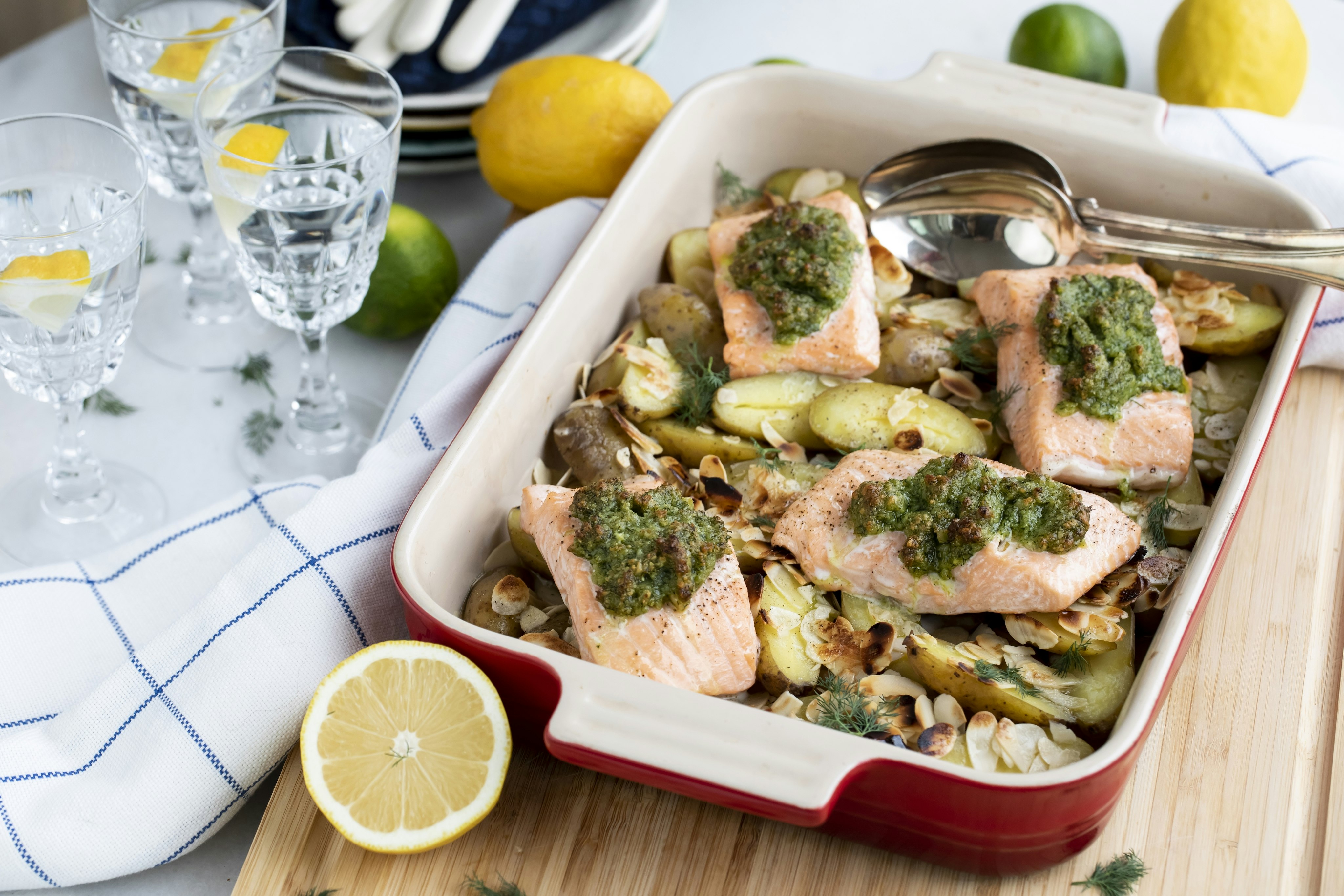 Lax med dillpesto och mandelpotatis