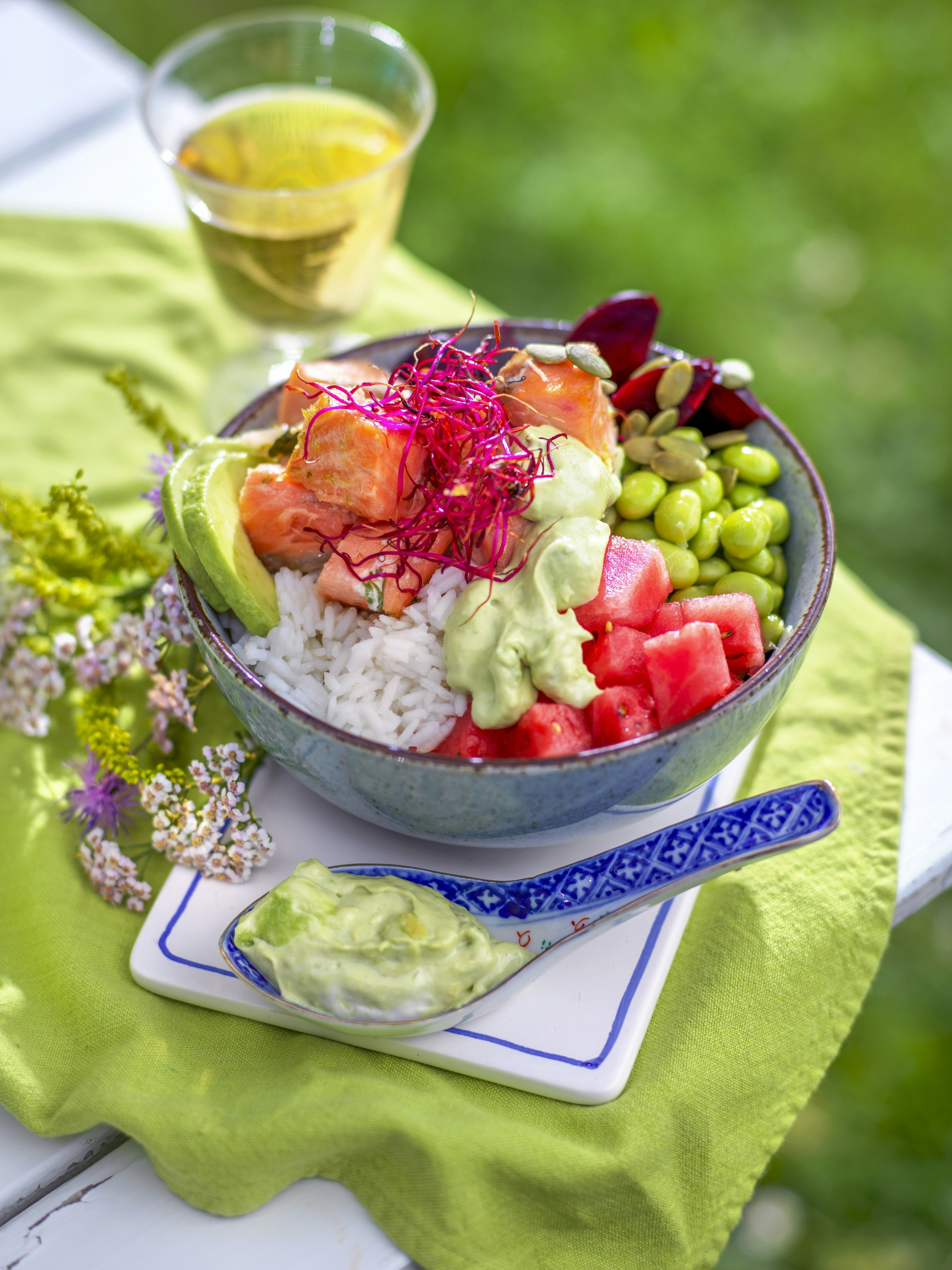Lax- och avokadobowl