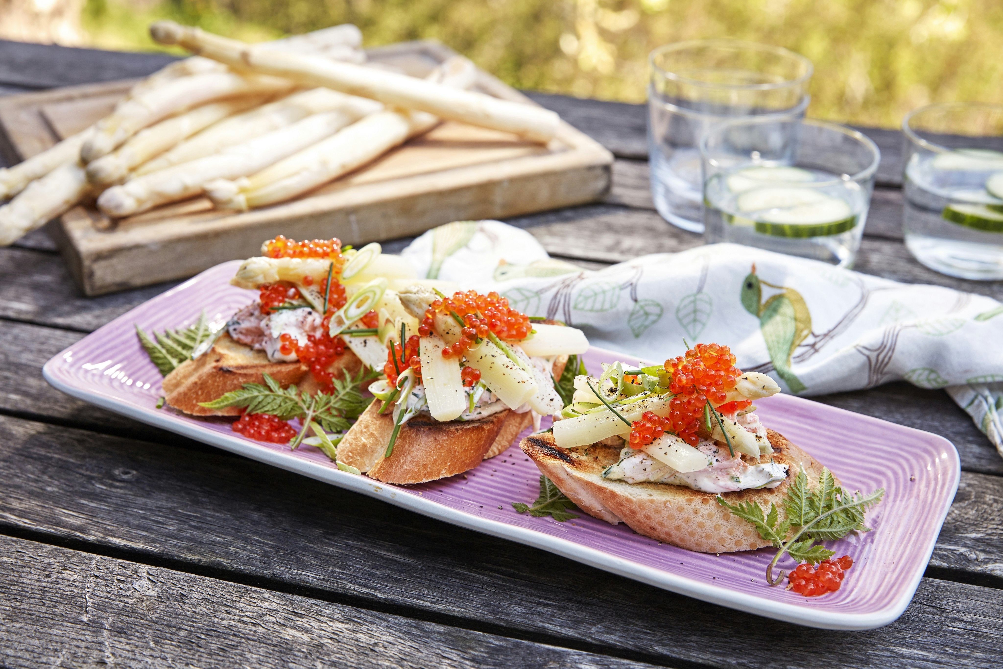 Laxbruschetta med sparris