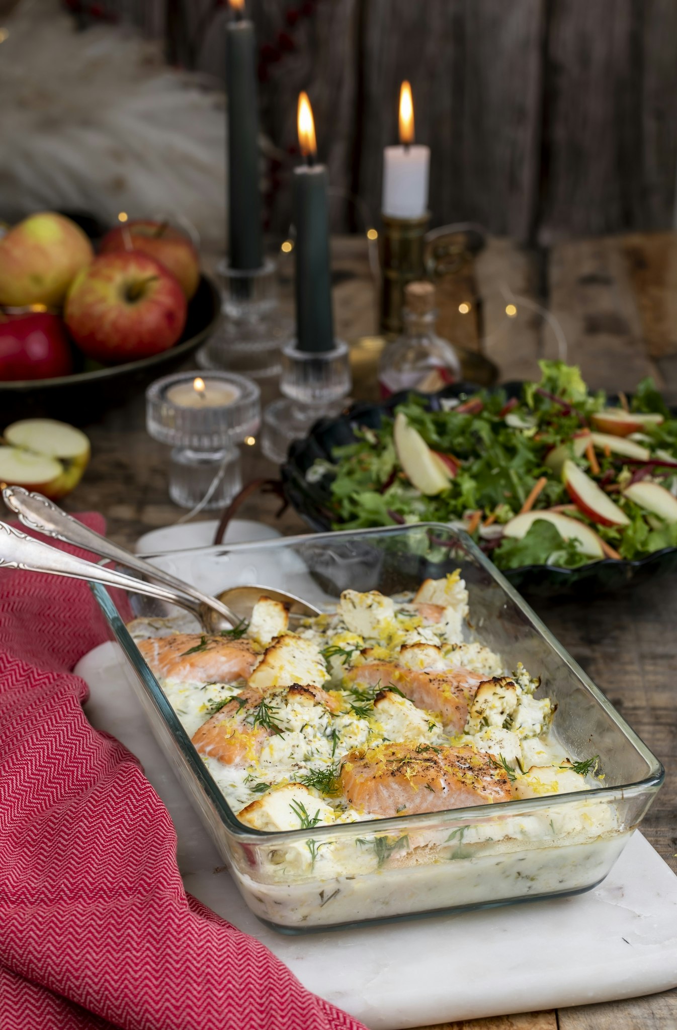 Laxgratäng med citron- och fetaostkräm