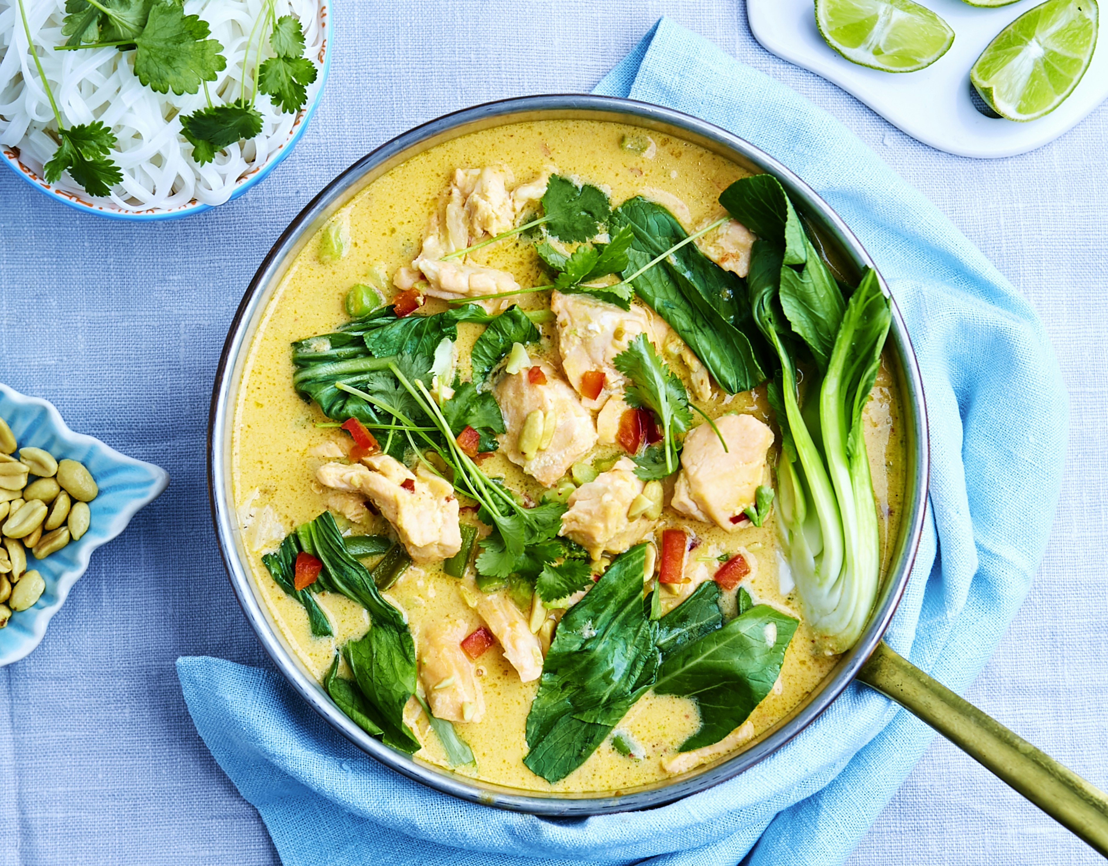 Laxgryta med röd curry, lime och ingefära