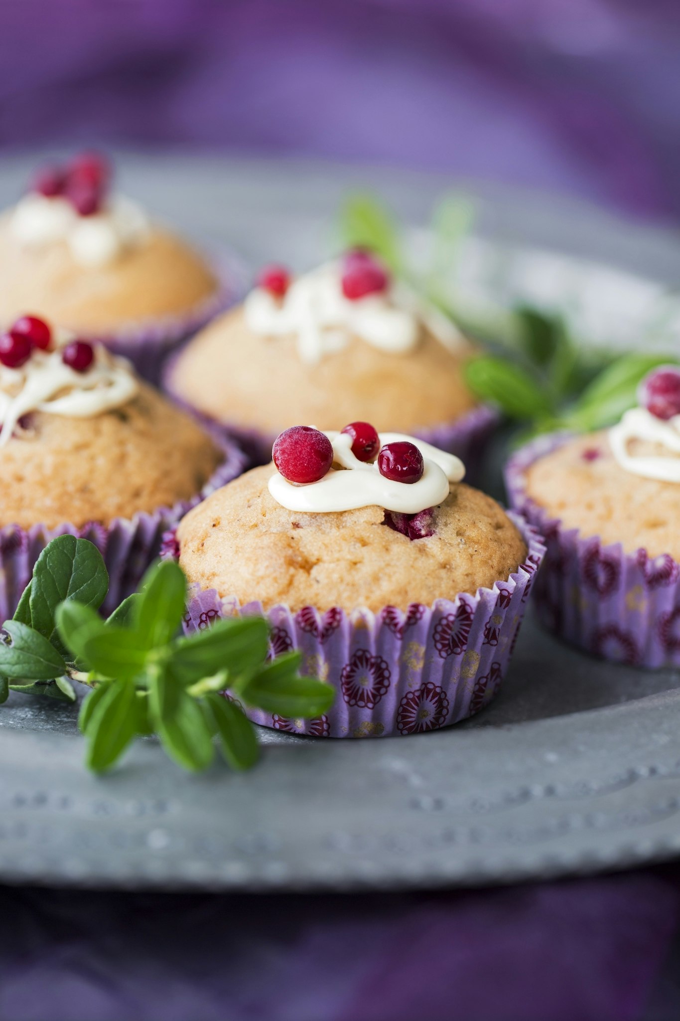 Lingonmuffins med vit choklad