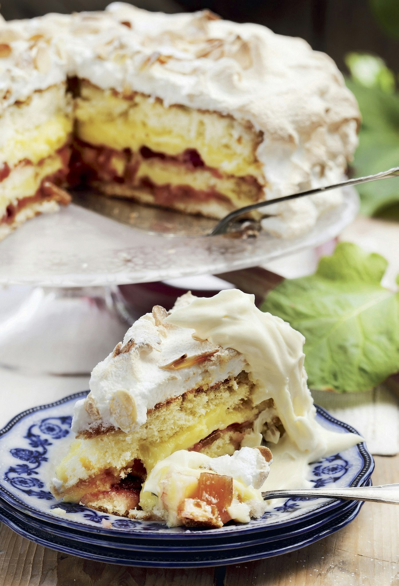 Lyxig rabarbermarängtårta