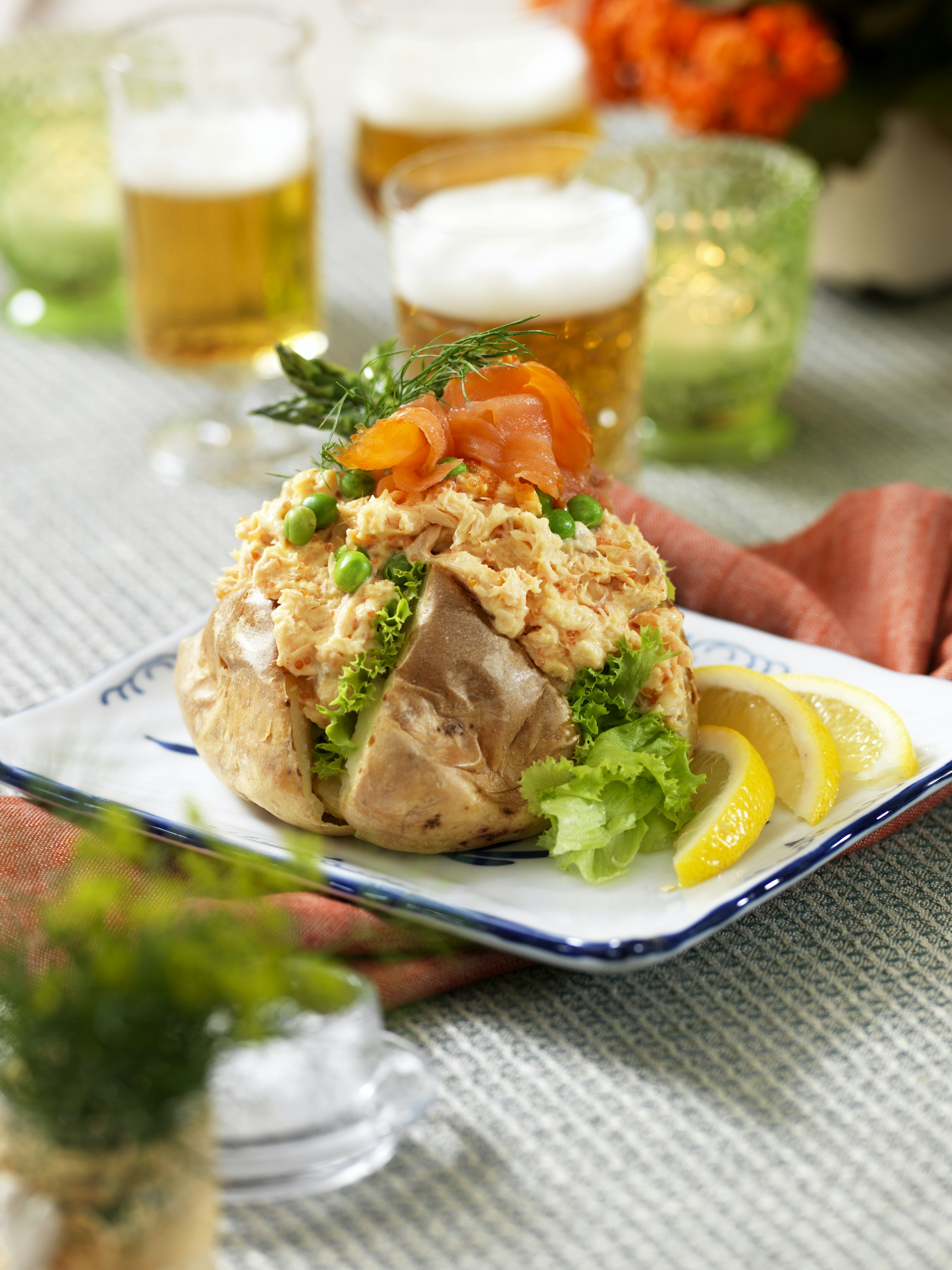 Lyxig röra med lax och stenbitsrom