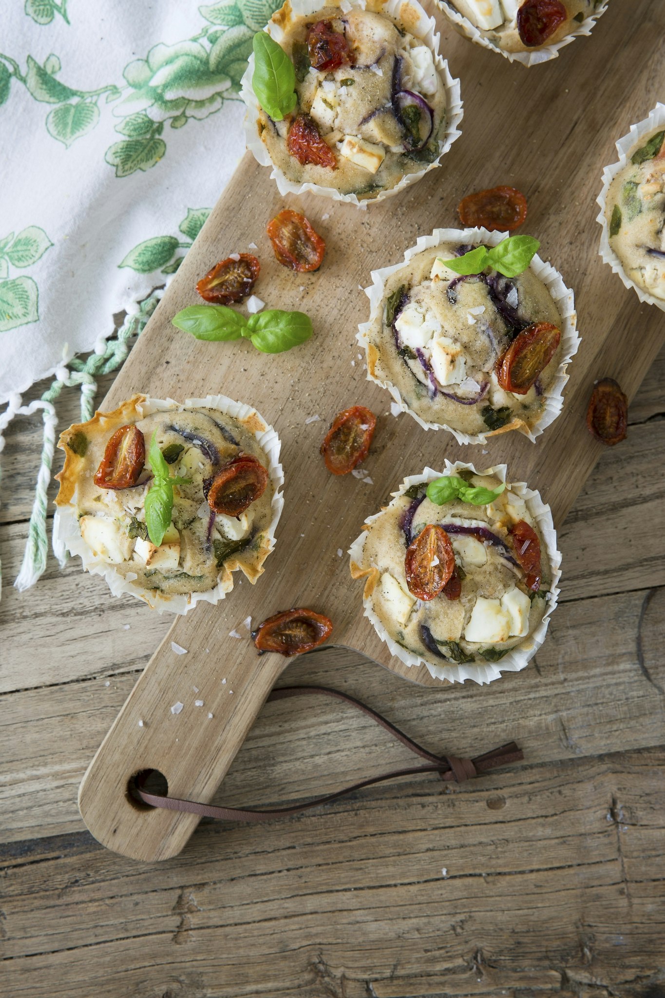 Glutenfria medelhavsmuffins med fetaost