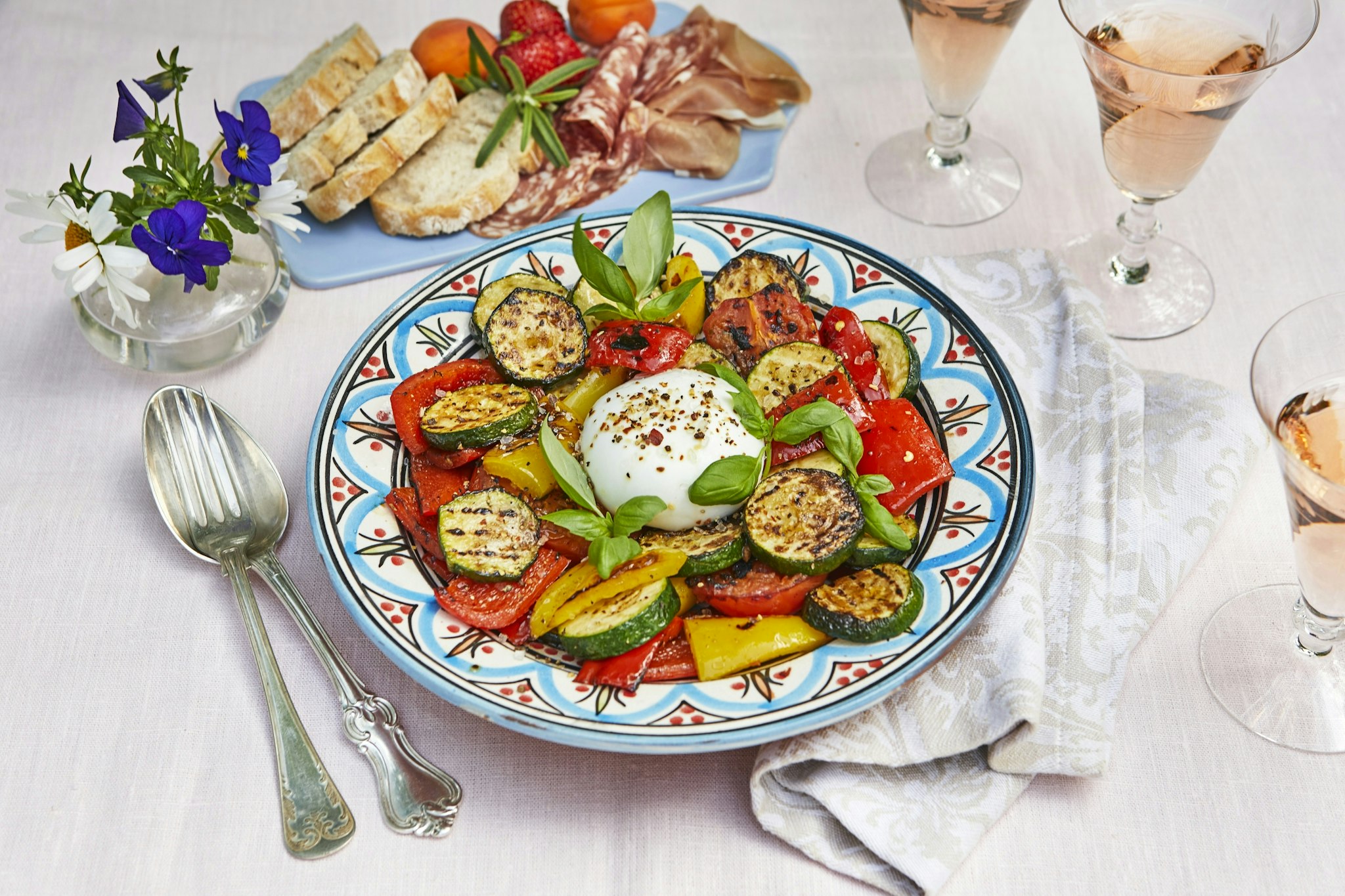 Medelhavsplock med grillade grönsaker