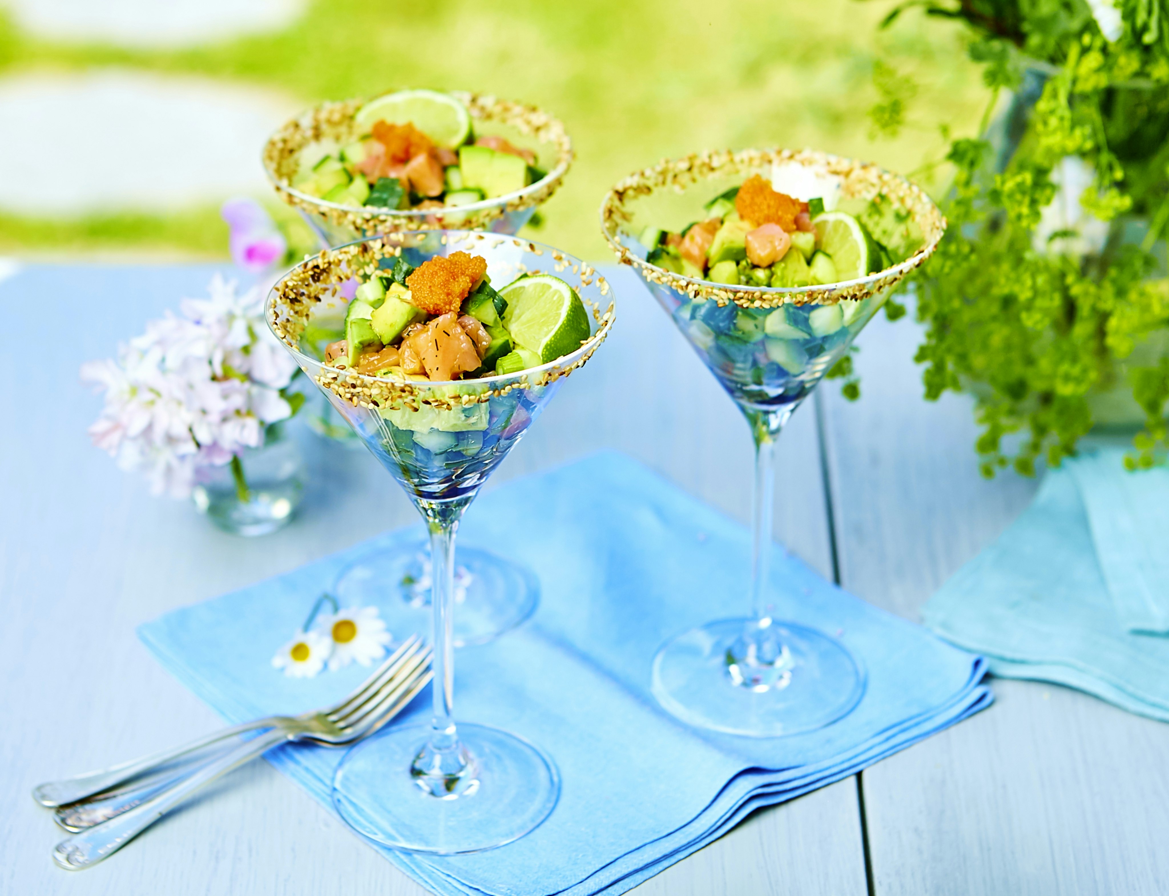 Mini-pokebowl med lax i glas