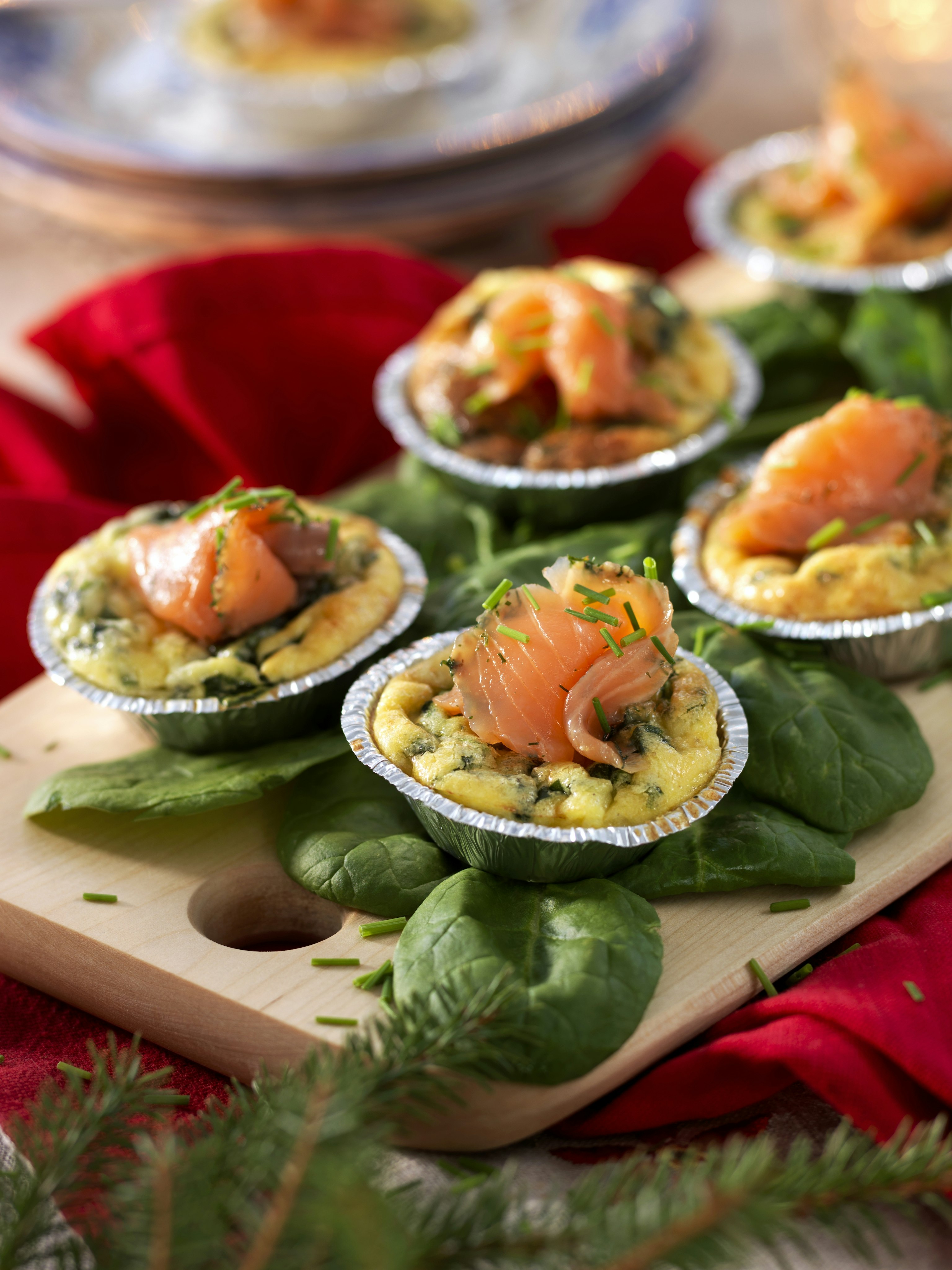 Miniomeletter med spenat och lax