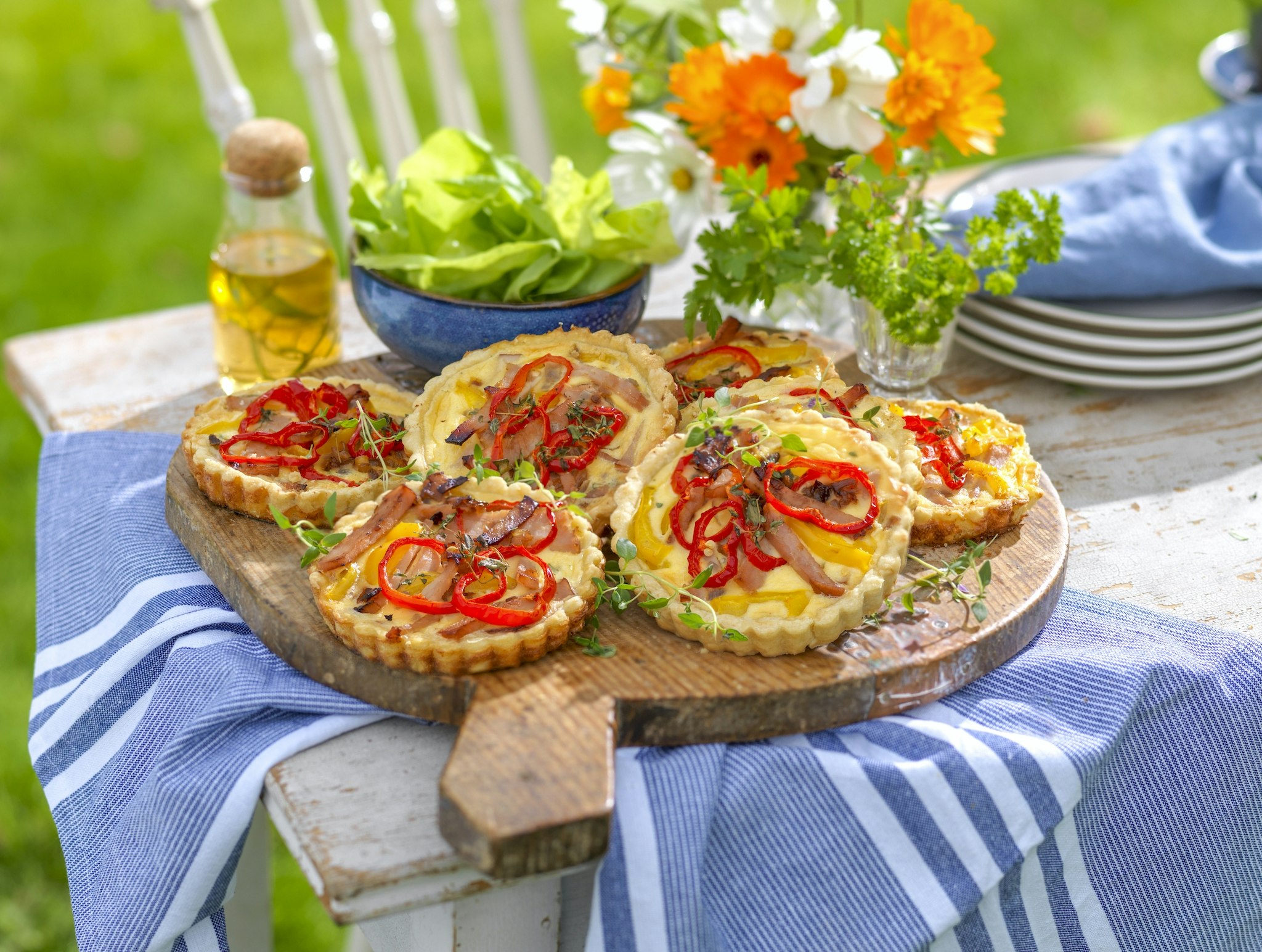 Minipajer med kassler och paprika