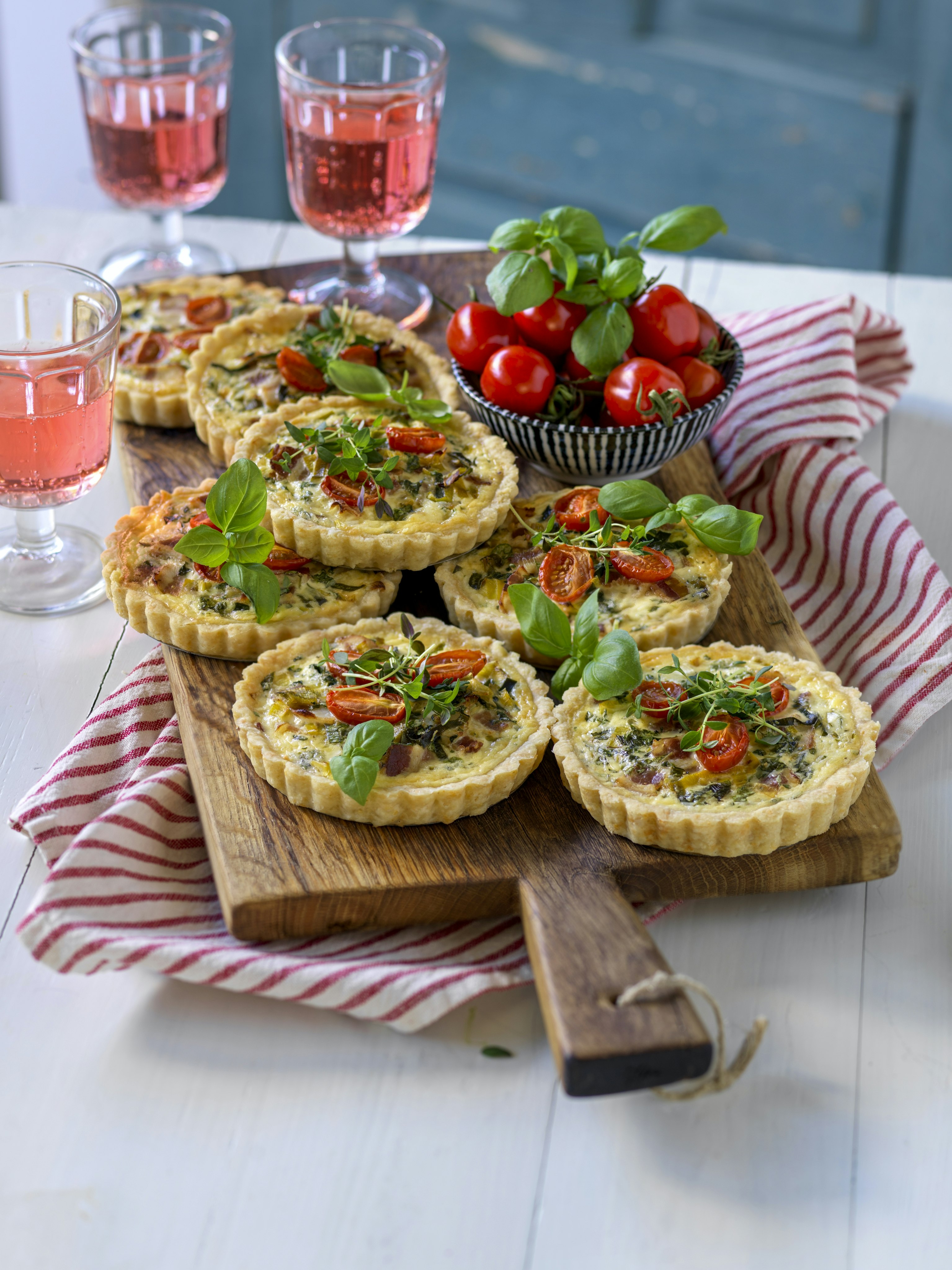 Minipajer med ost och bacon