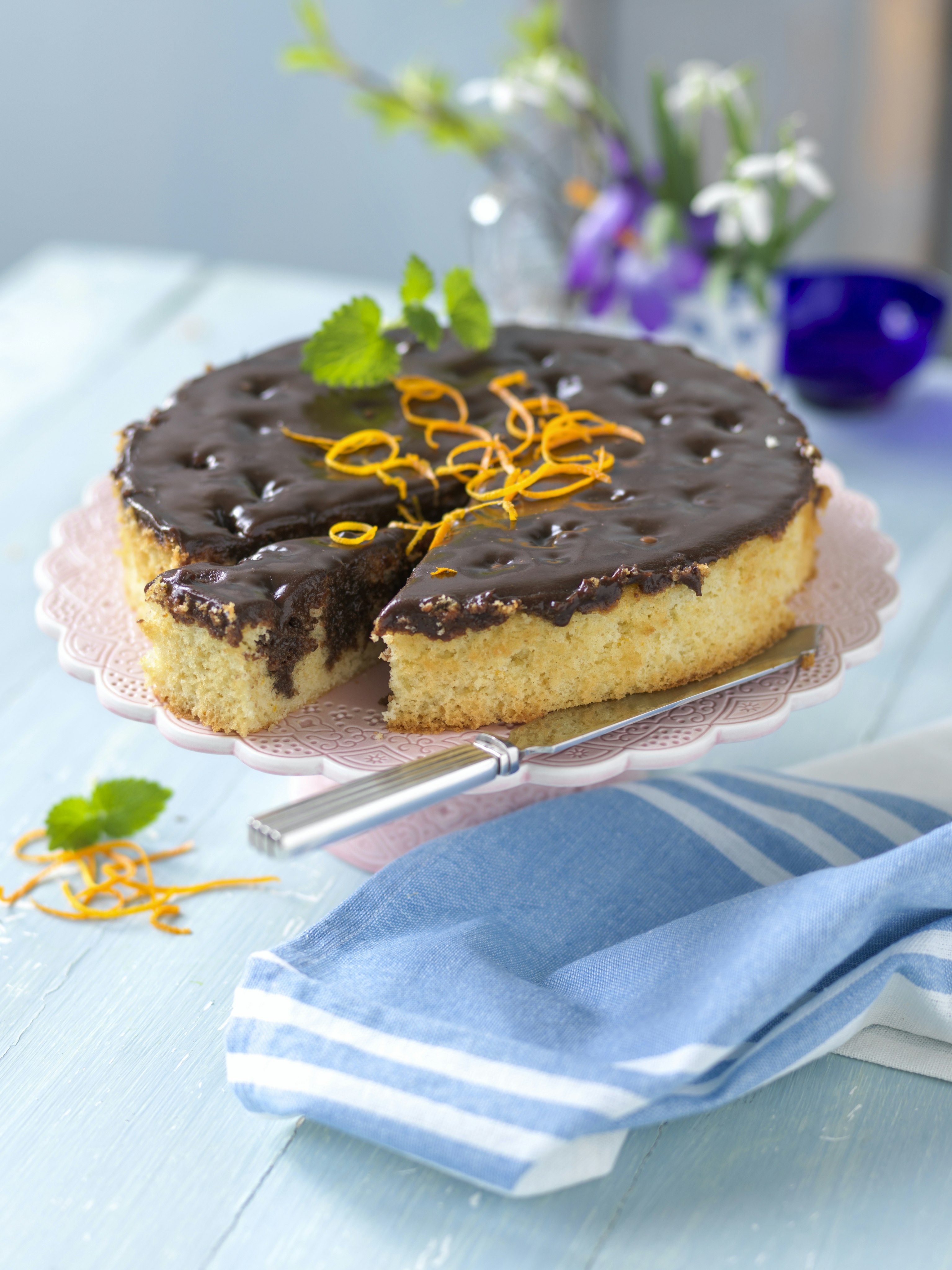 Mjuk apelsinkaka med chokladkola