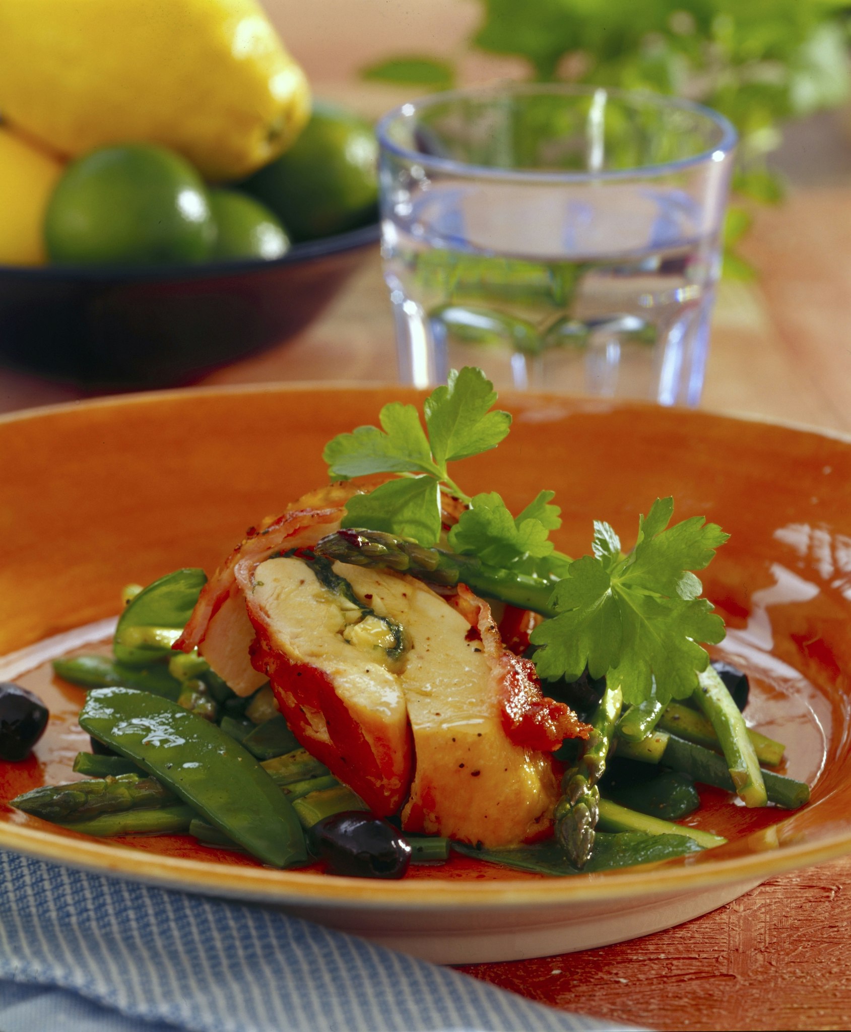 Mozzarellafyllda kycklingfiléer med bacon