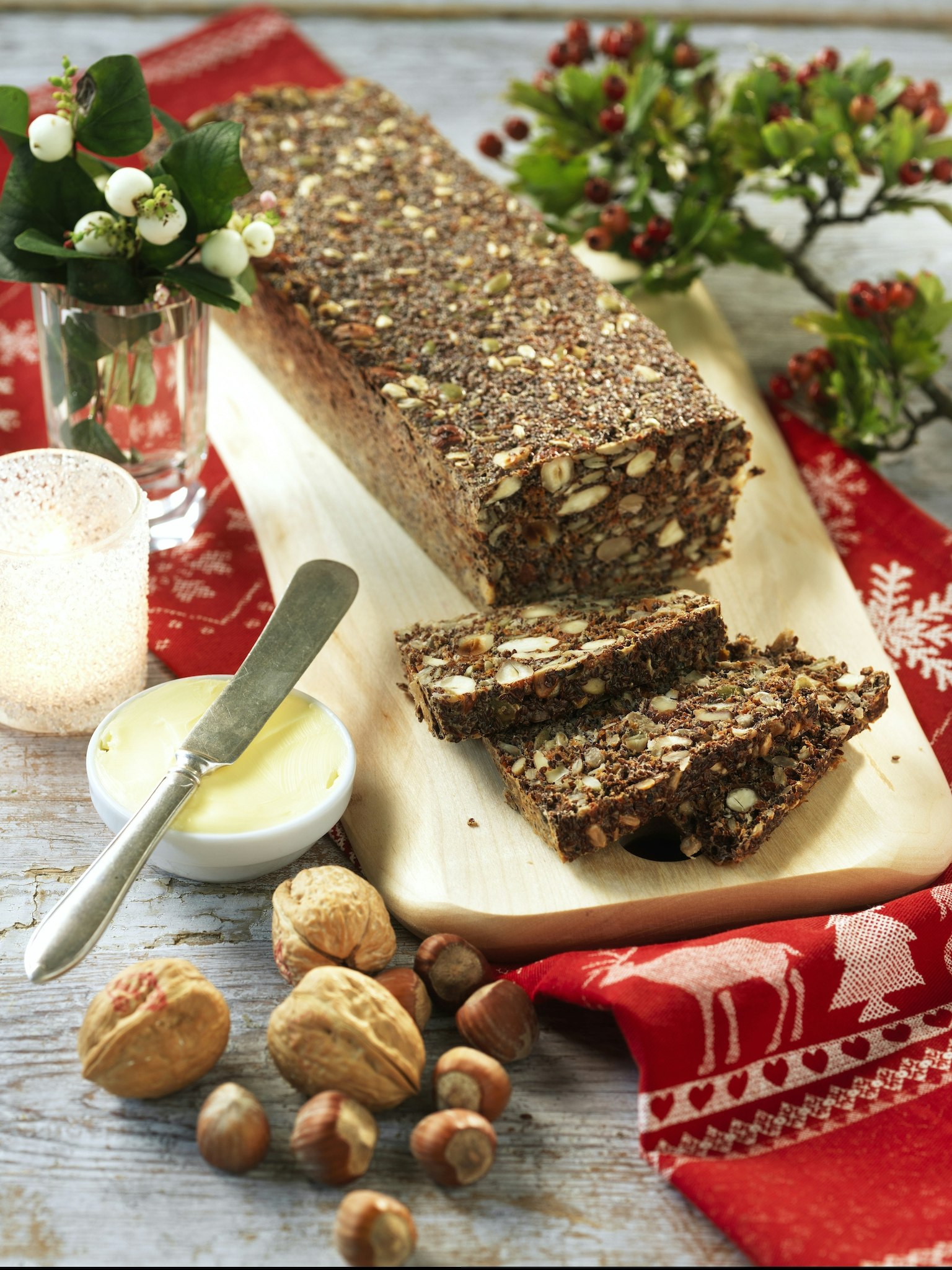 Nötbröd med kärnor och fröer