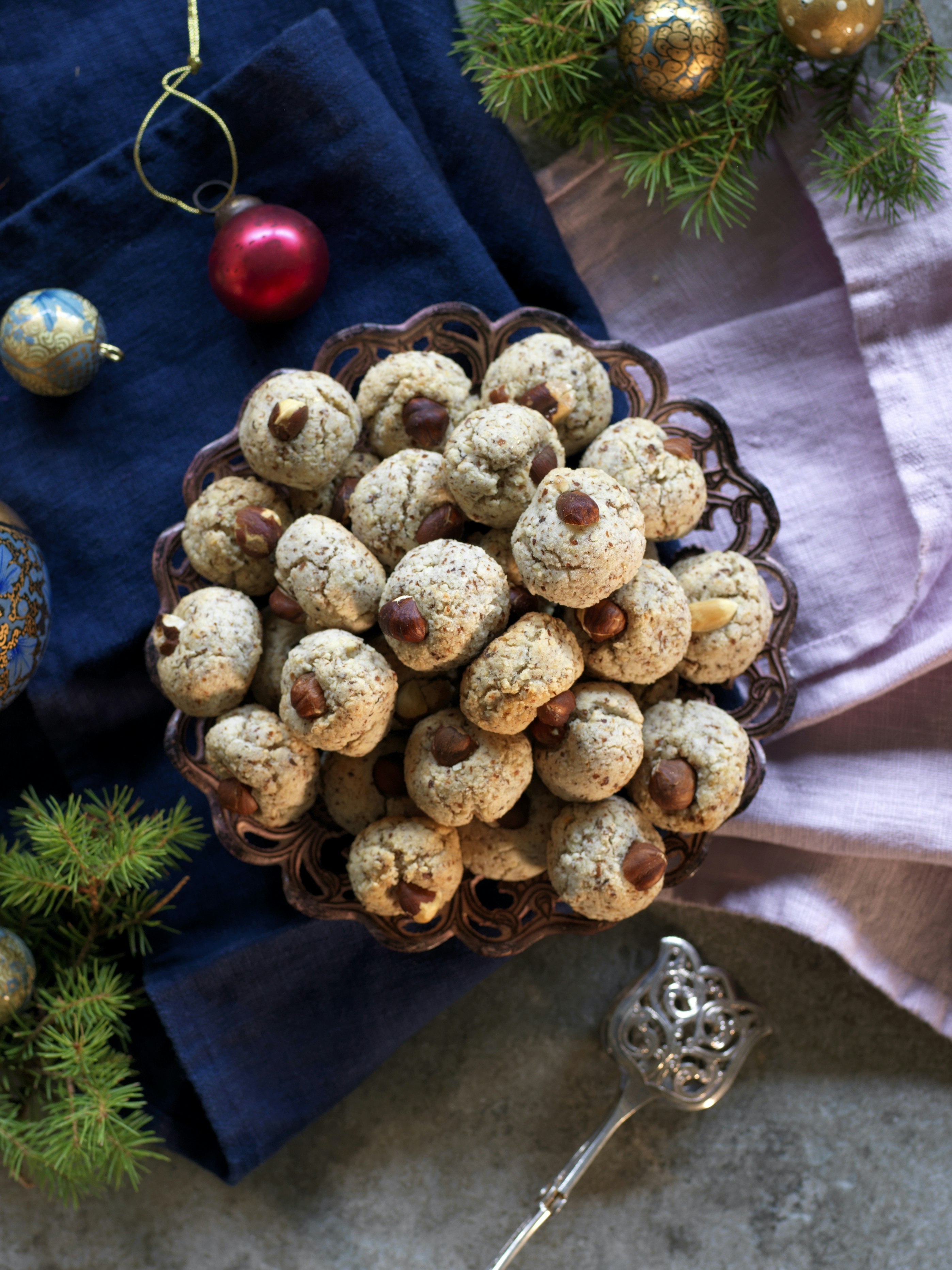 Snabba småkakor med hasselnötter