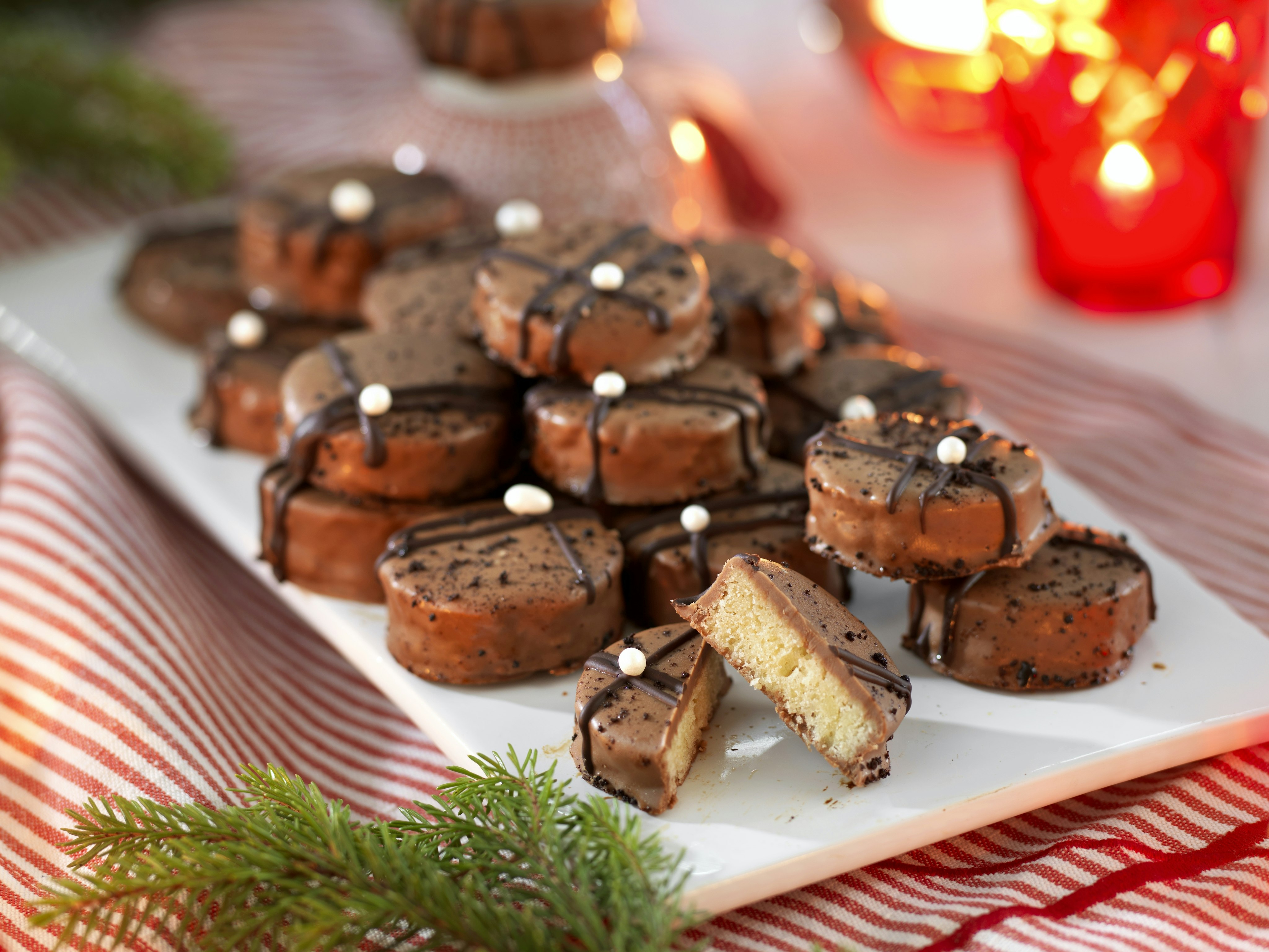 Nougatkakor med mörk choklad