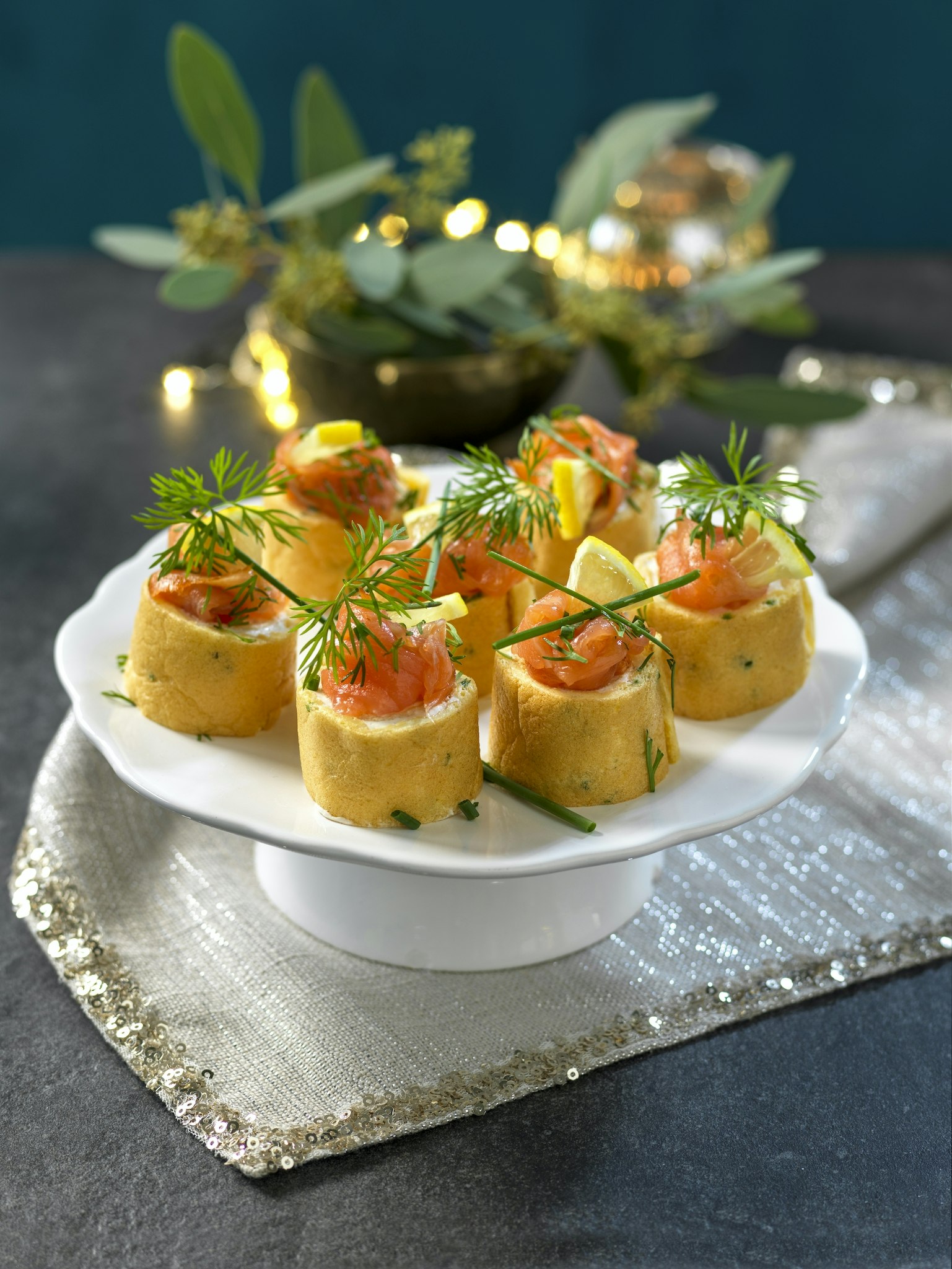 Omelettrullar med kallrökt lax