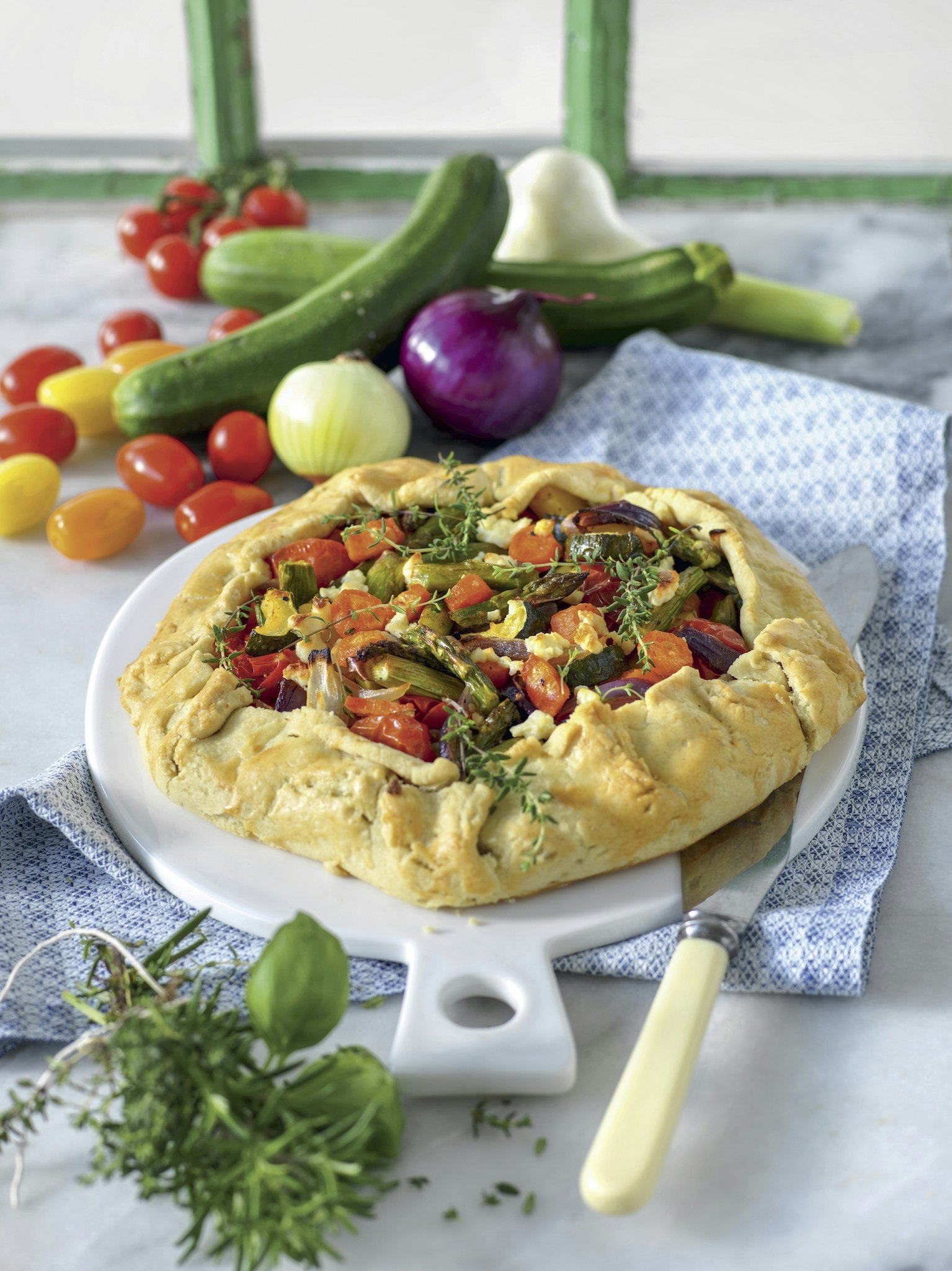 Öppen primörpaj med sparris och fetaost