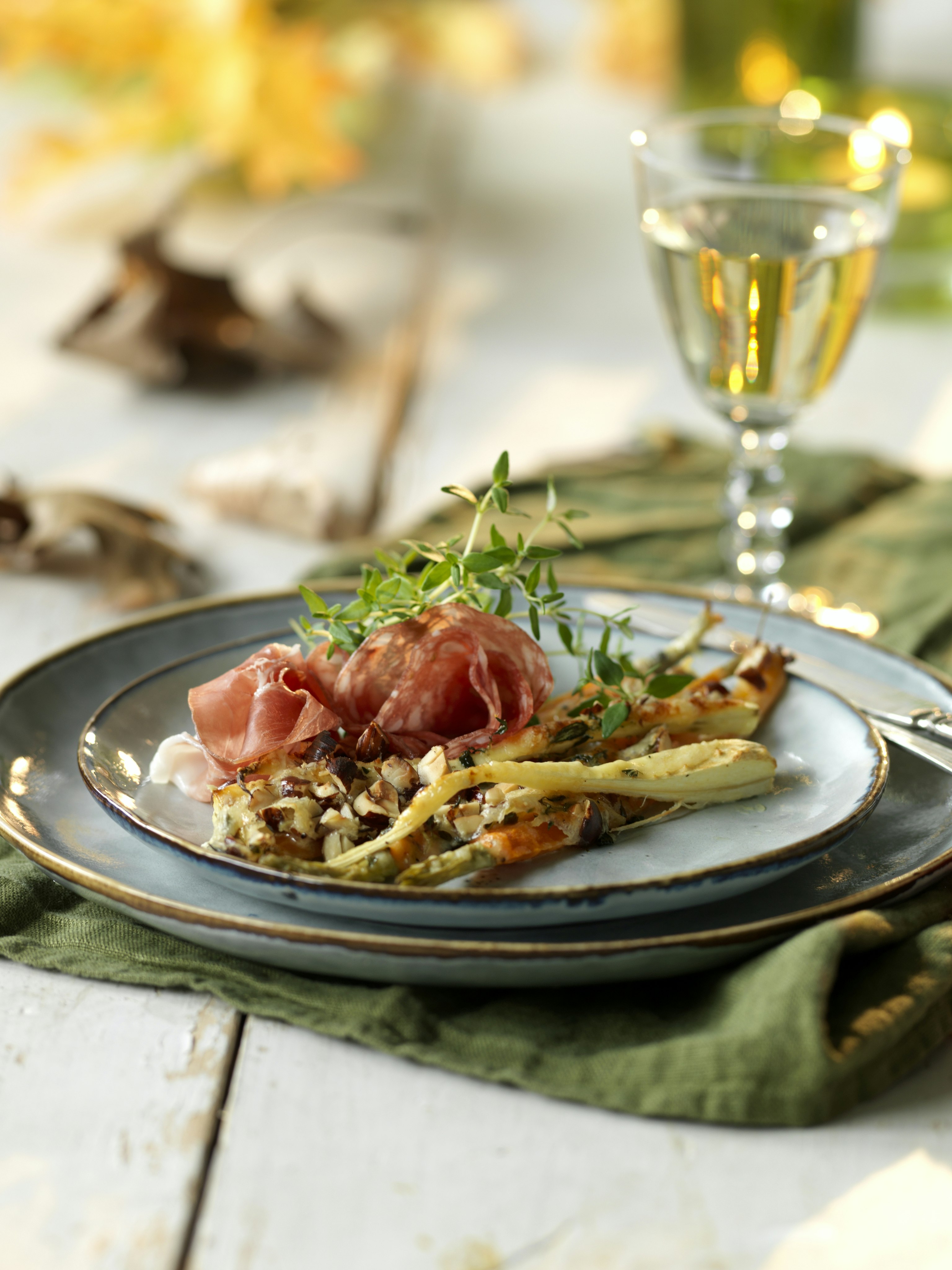 Gratinerade grönsaker med ost och nötter