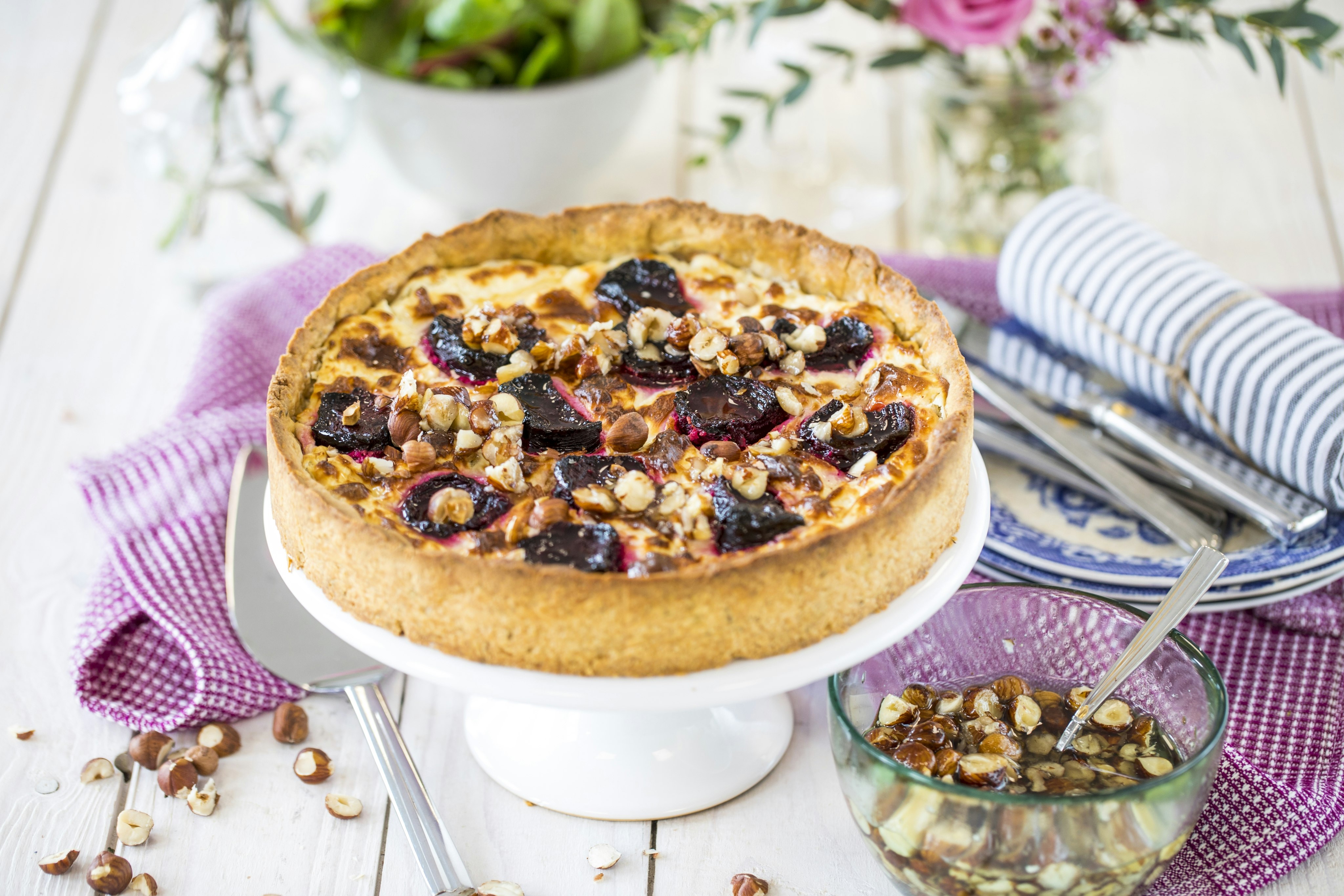 Paj med getost och hasselnötsdressing