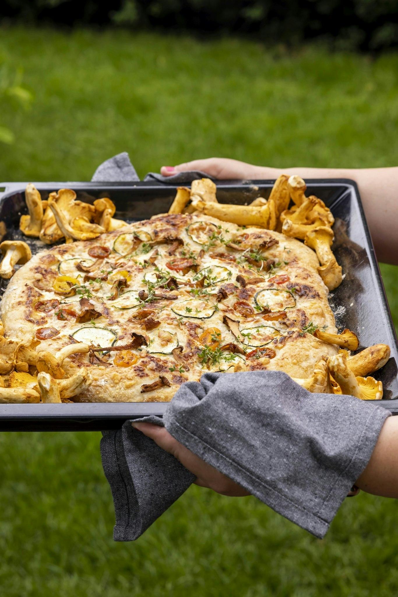 Pizza bianco med gula kantareller