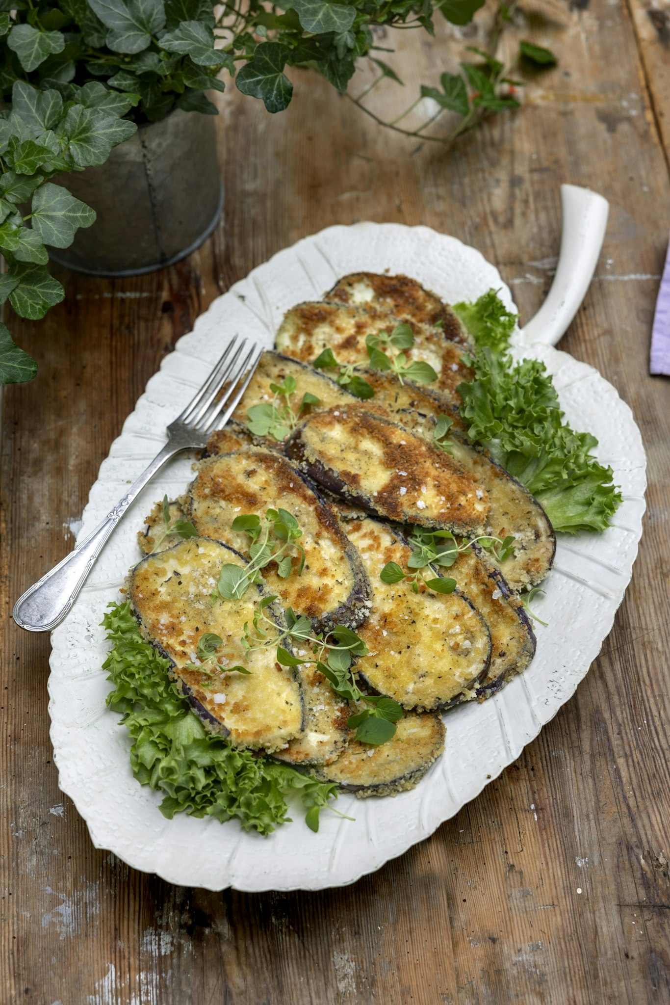 Panerad aubergine med franska örter