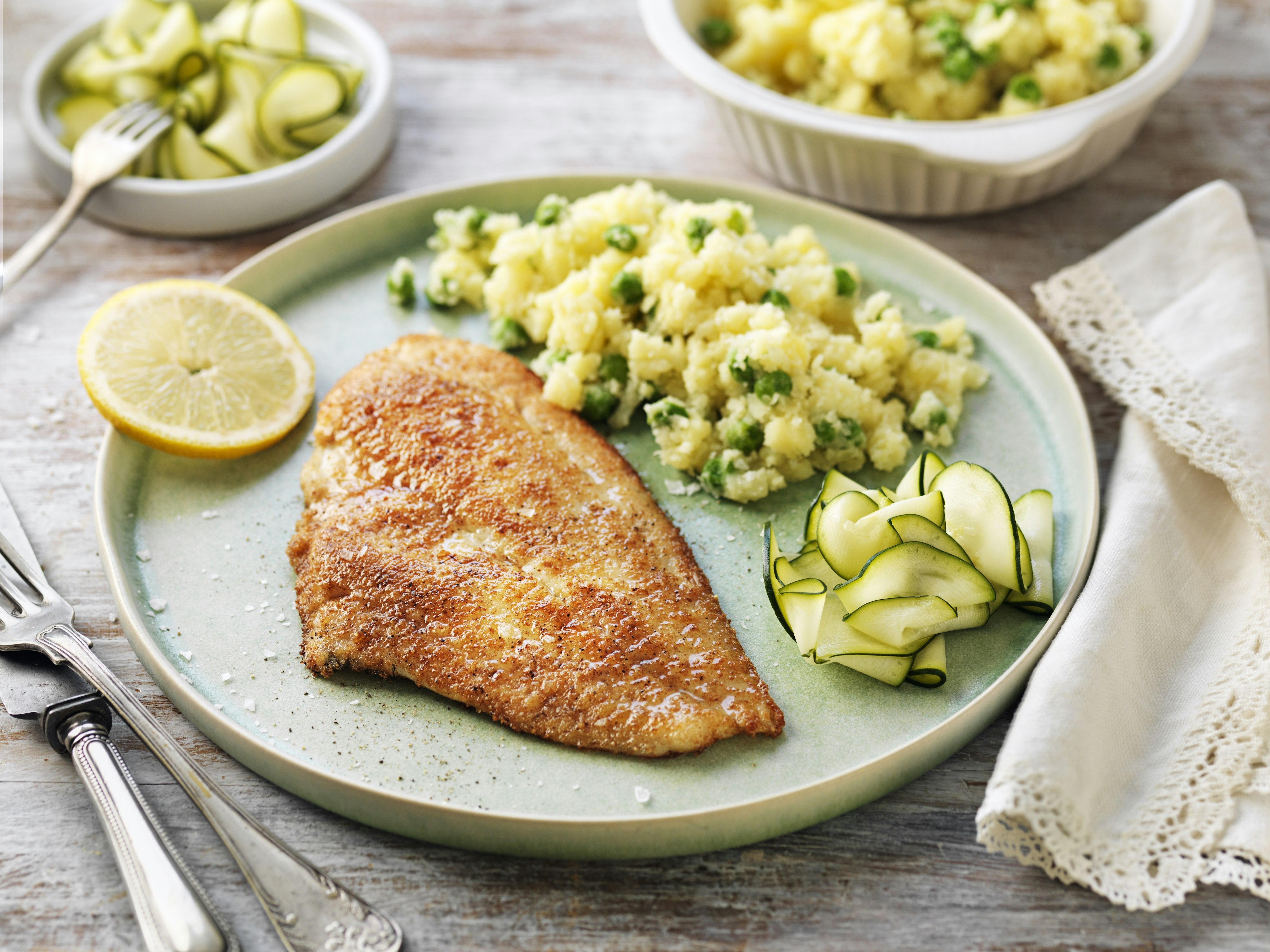 Panerad spätta med picklad squash