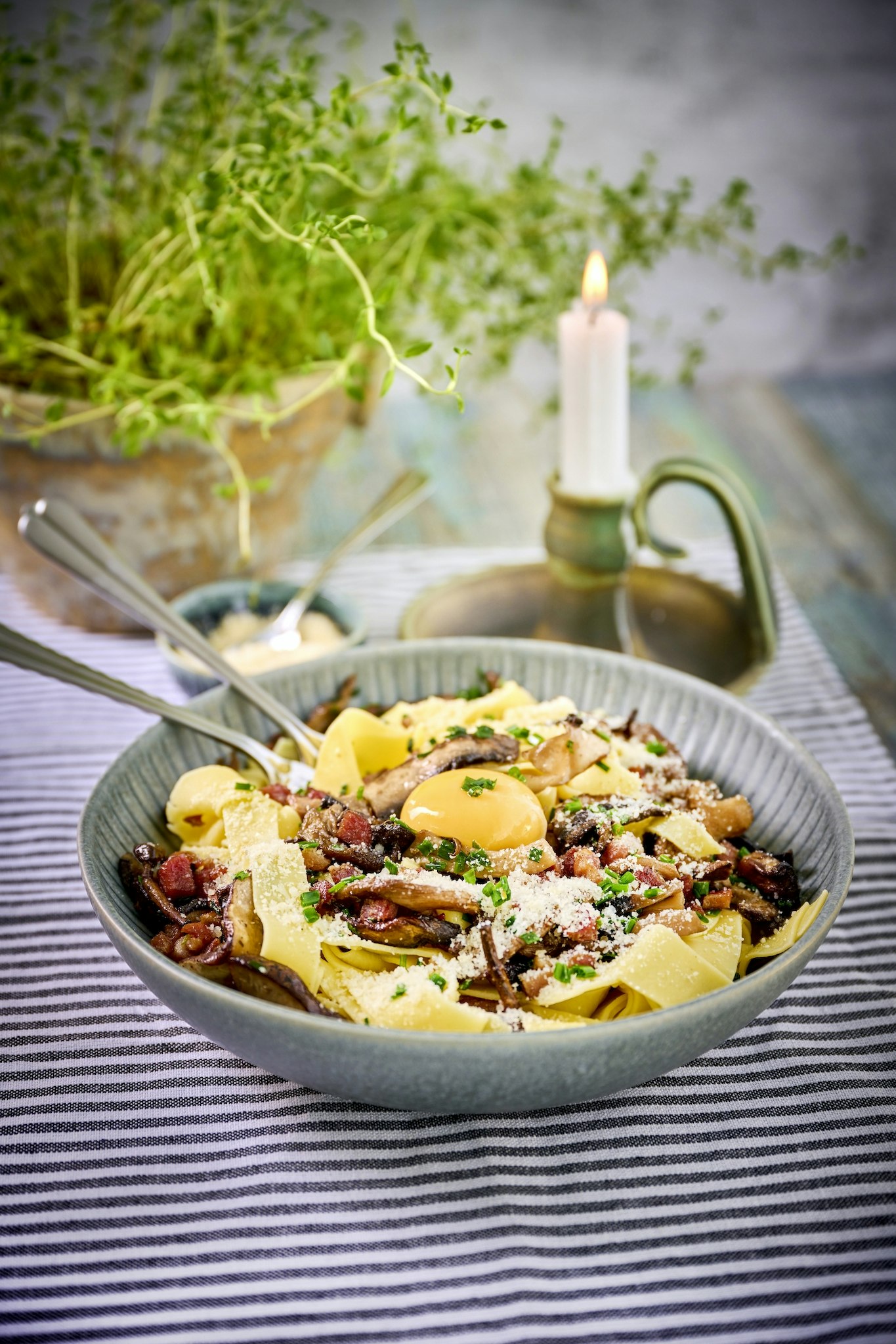 Pappardelle med knaprigt bacon och svamp