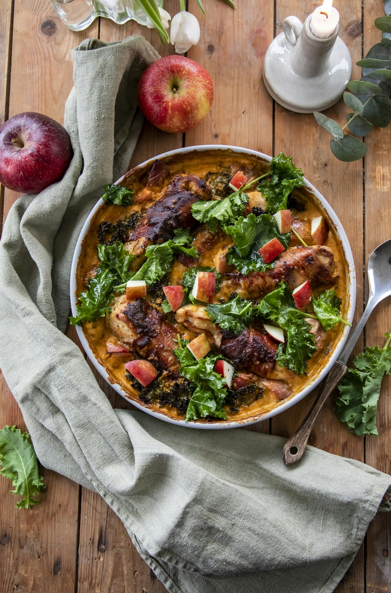 Parmalindad kyckling i krämig tomatsås