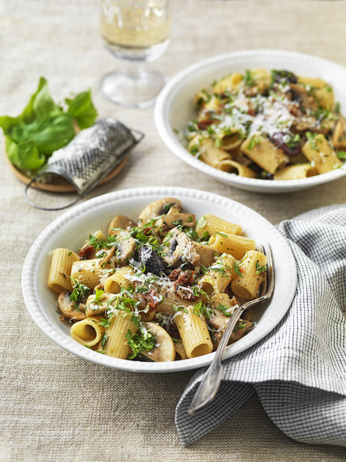 Pasta Med Champinjoner Och Soltorkade Tomater Pasta Med Champinjoner Och Soltorkade Tomater