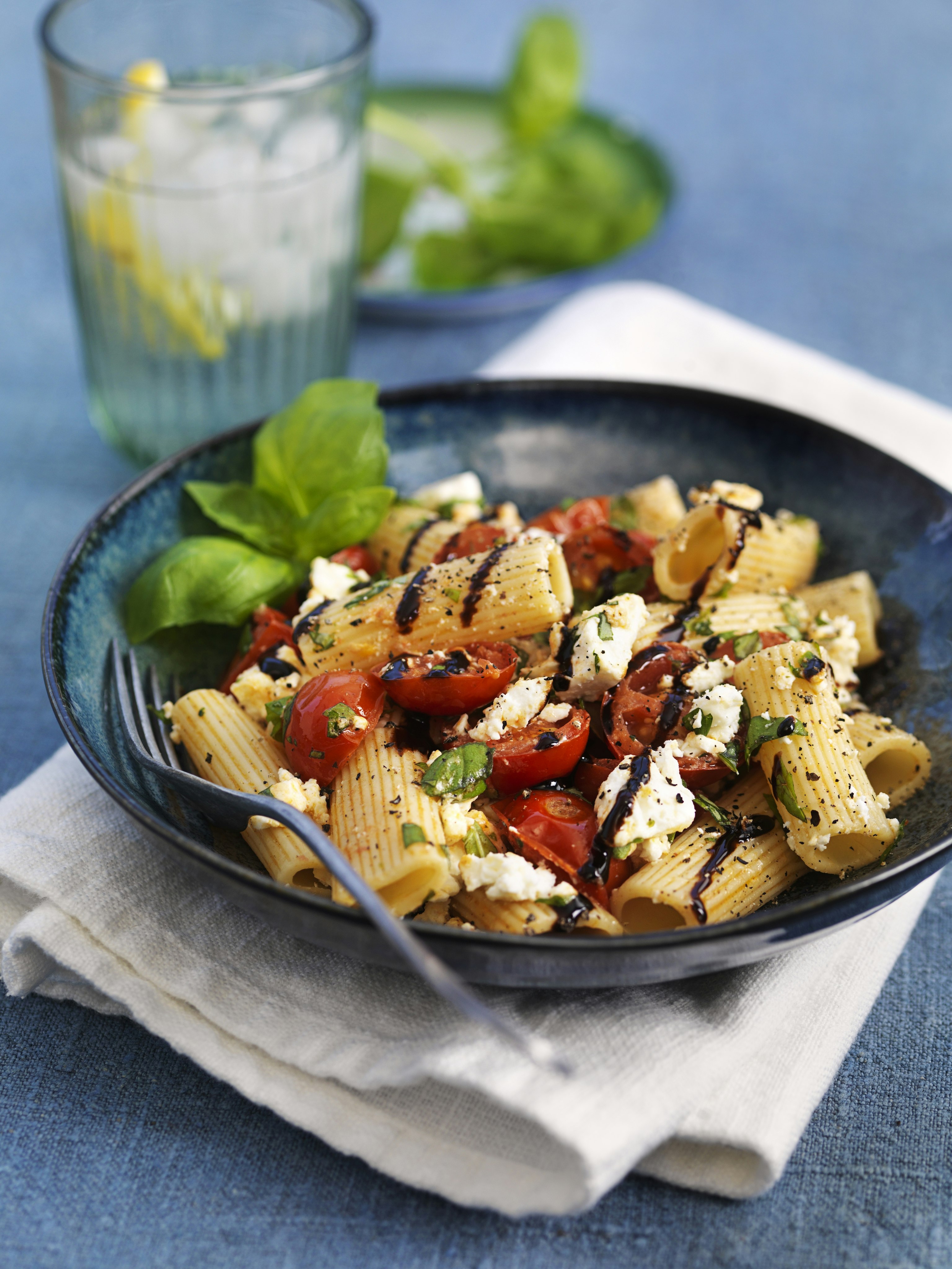 Pasta med fetaost och tomater