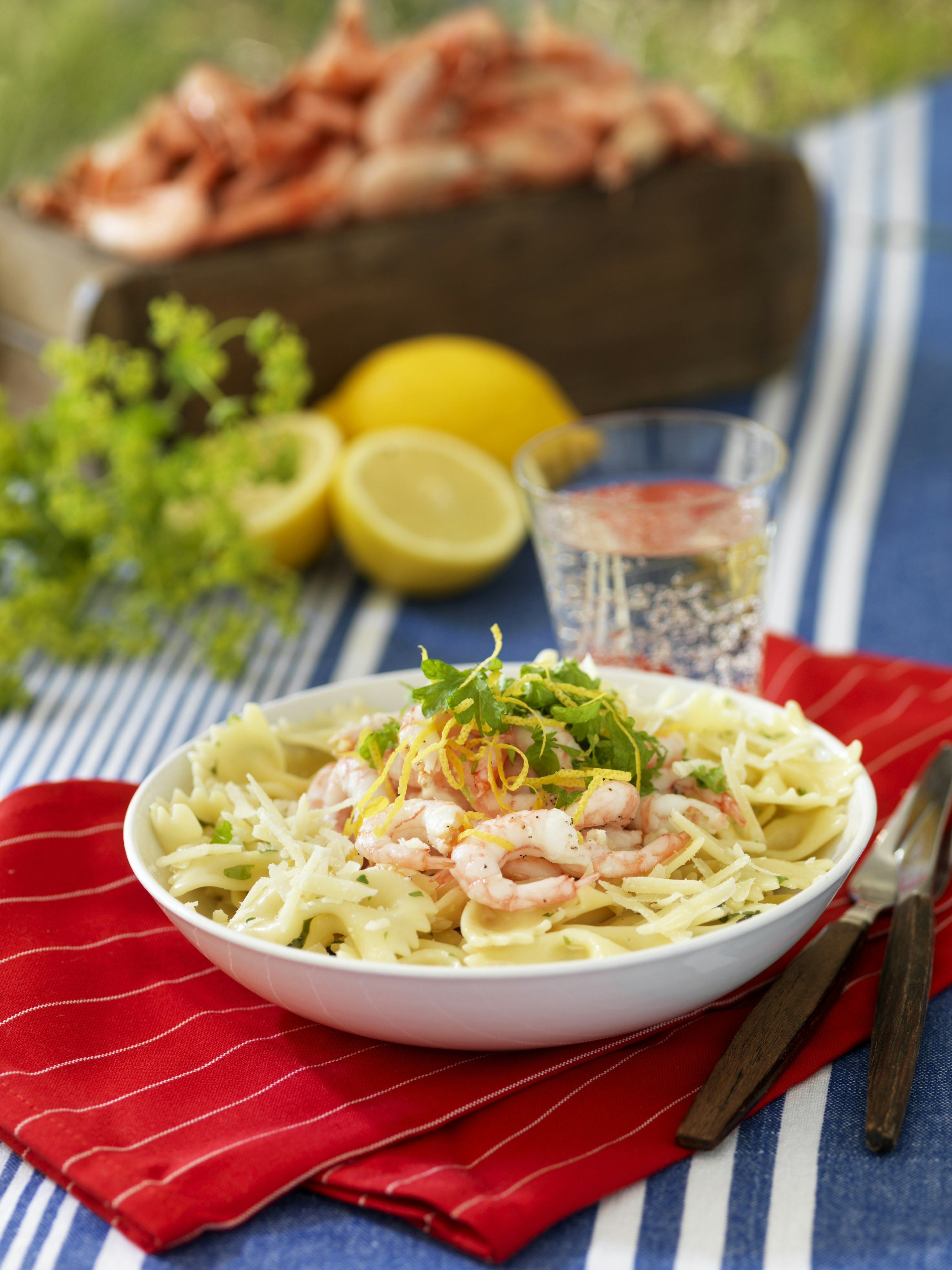 Pasta med räkor och gremolata