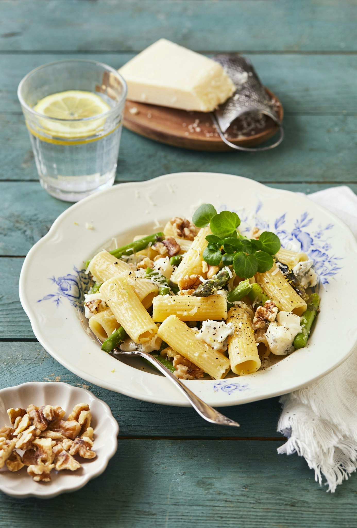 Pasta med sparris och gorgonzola