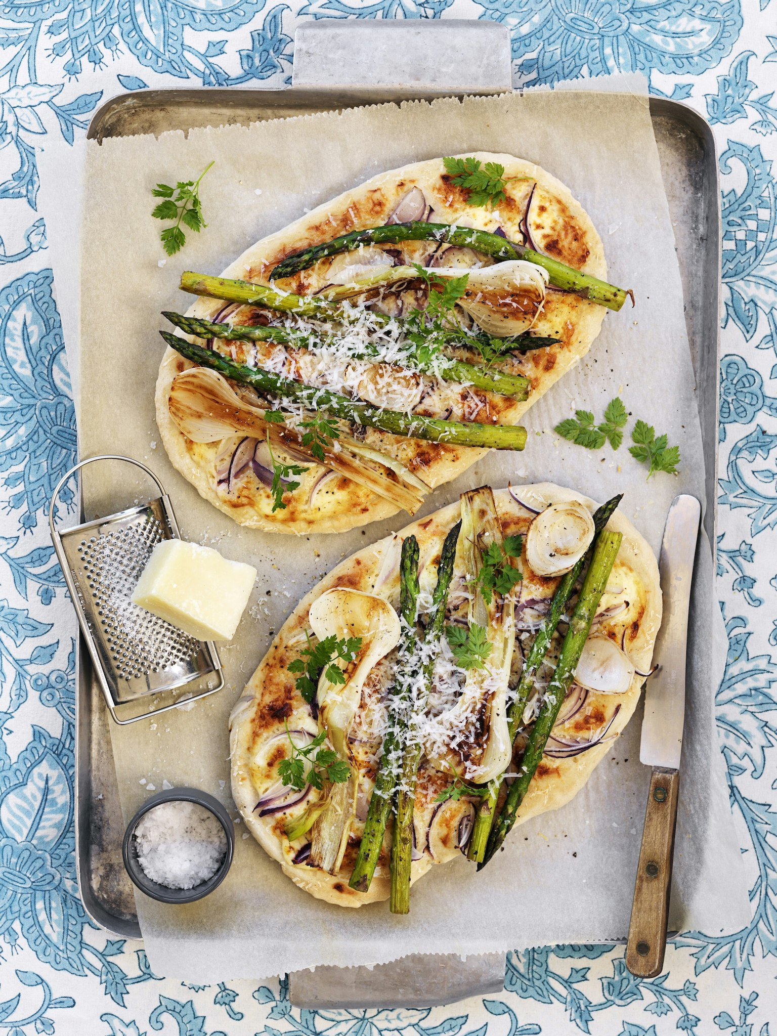 Pizza bianco med primörer