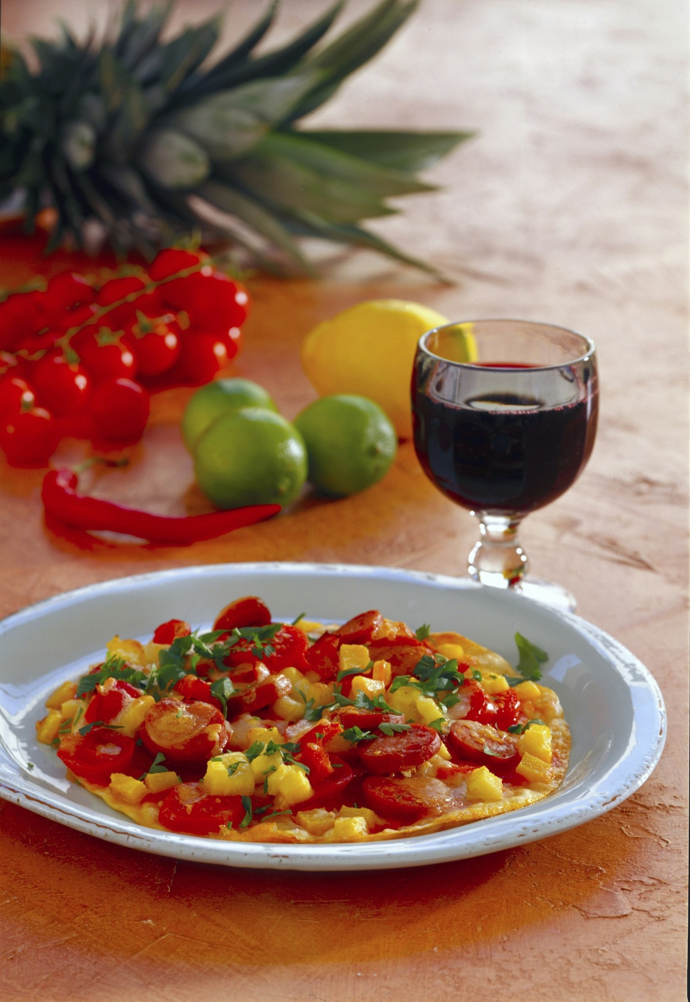 Pizza med chorizo och färsk ananas