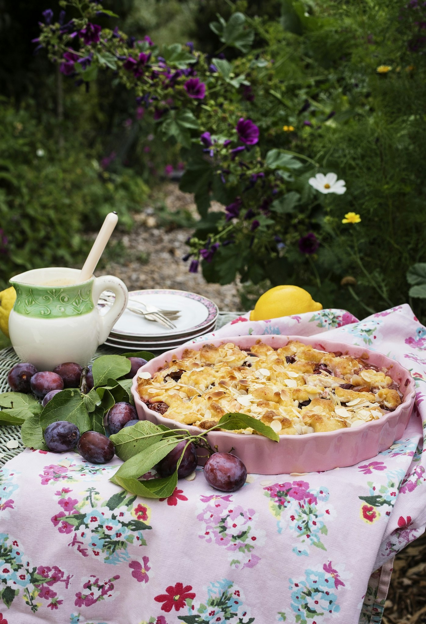 Plommonpaj med mandel och citron
