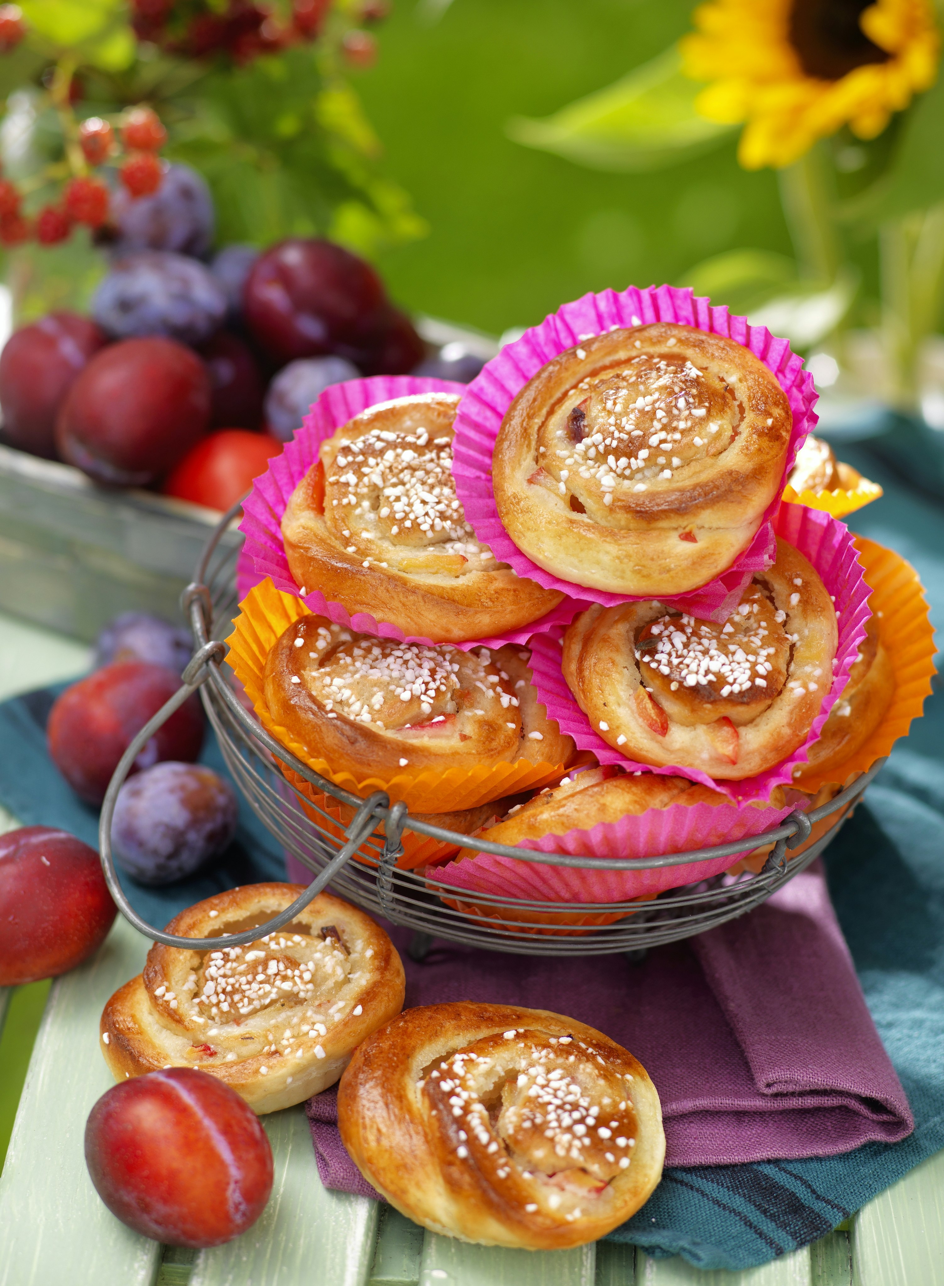 Plommonsnäckor med mandelmassa