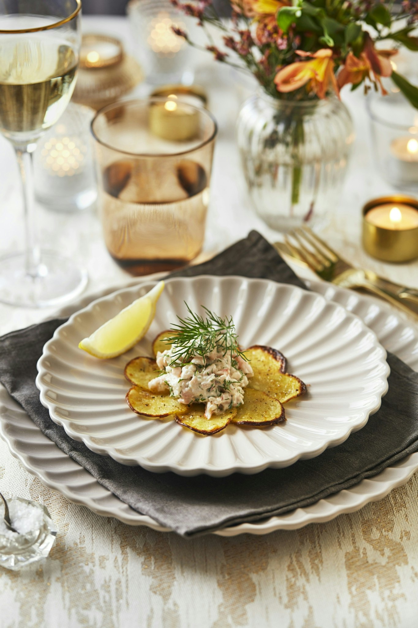 Potatiskaka med skagenröra