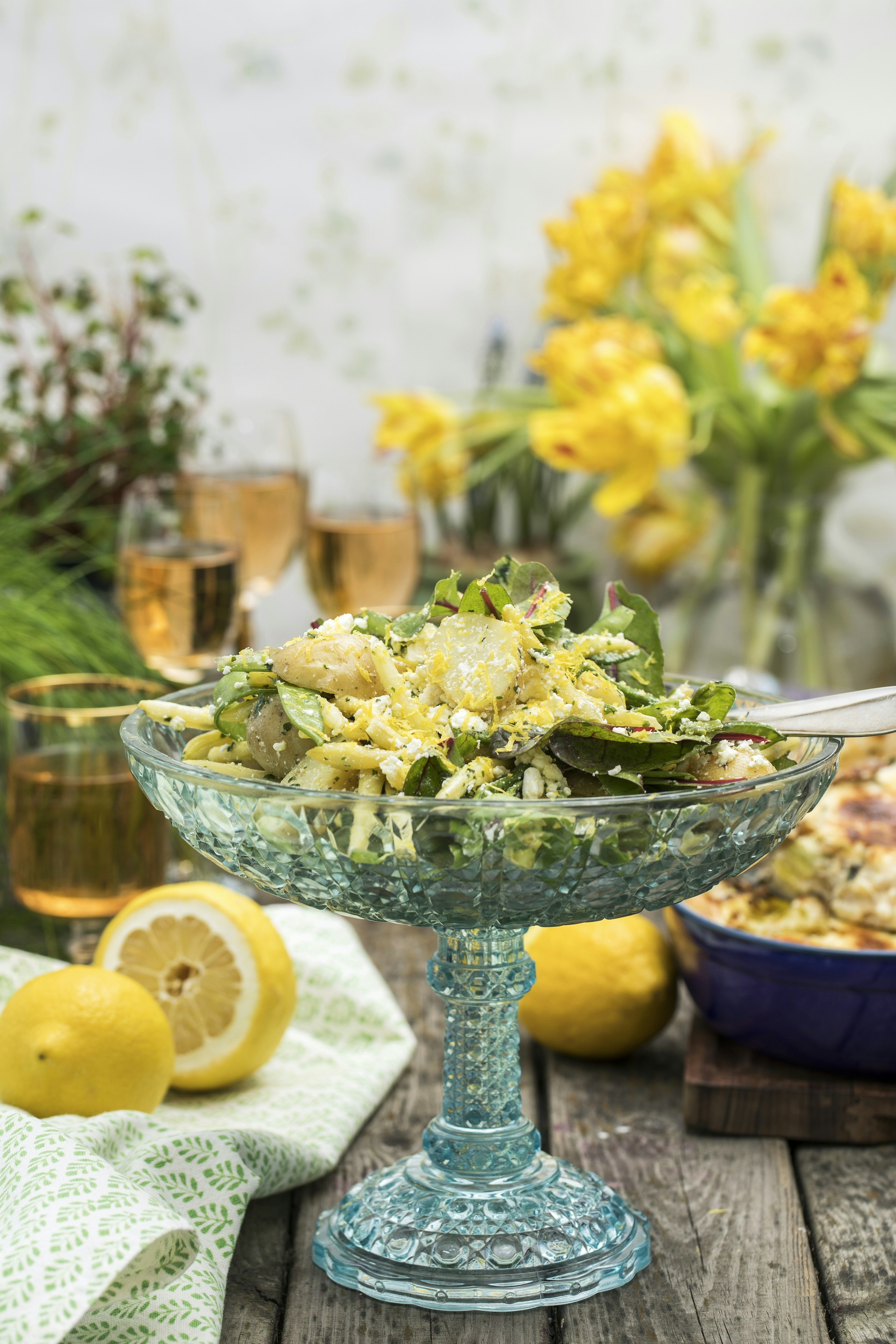 Potatissallad med fetaost, bönor och citron