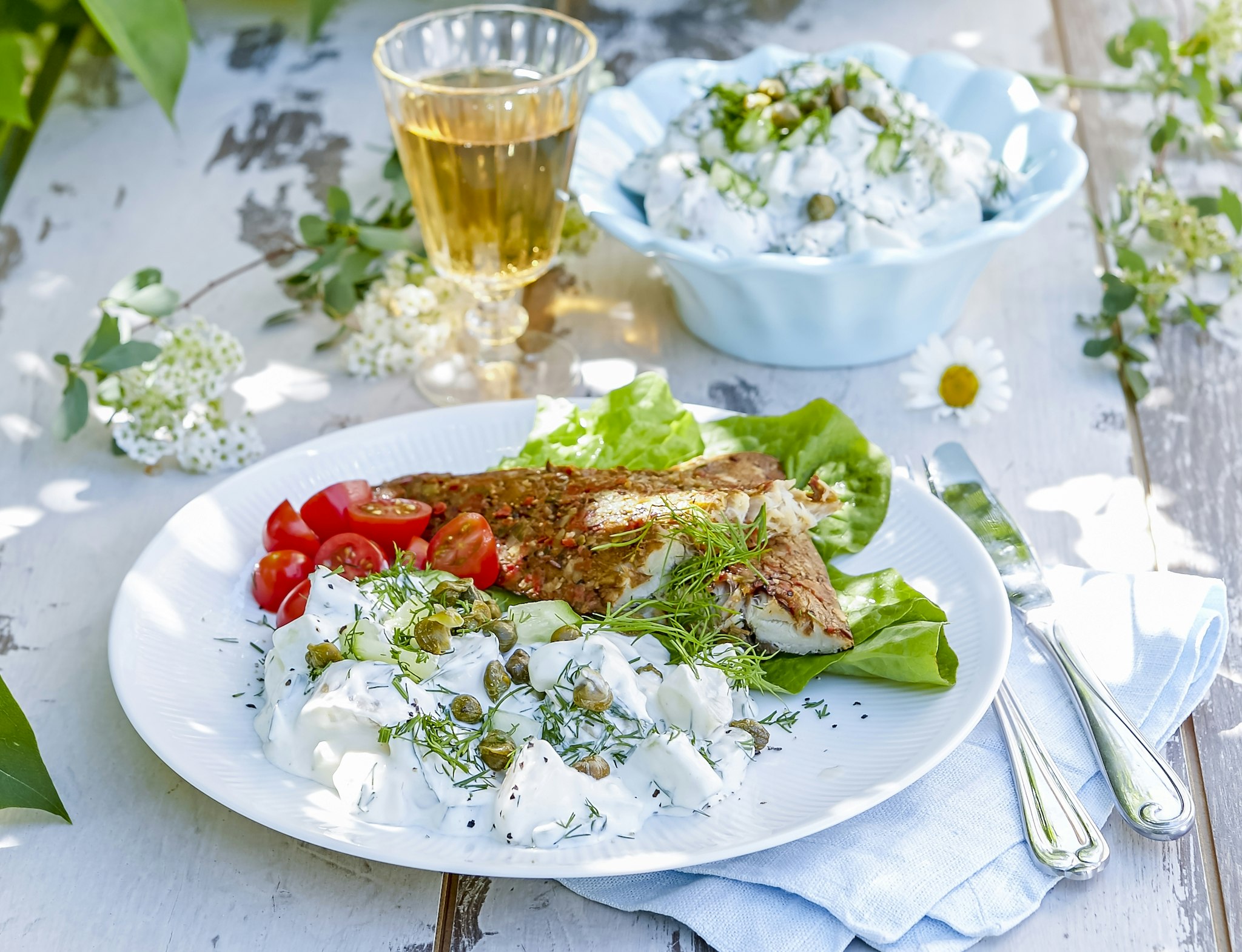 Potatissallad med senap, kapris och gurka