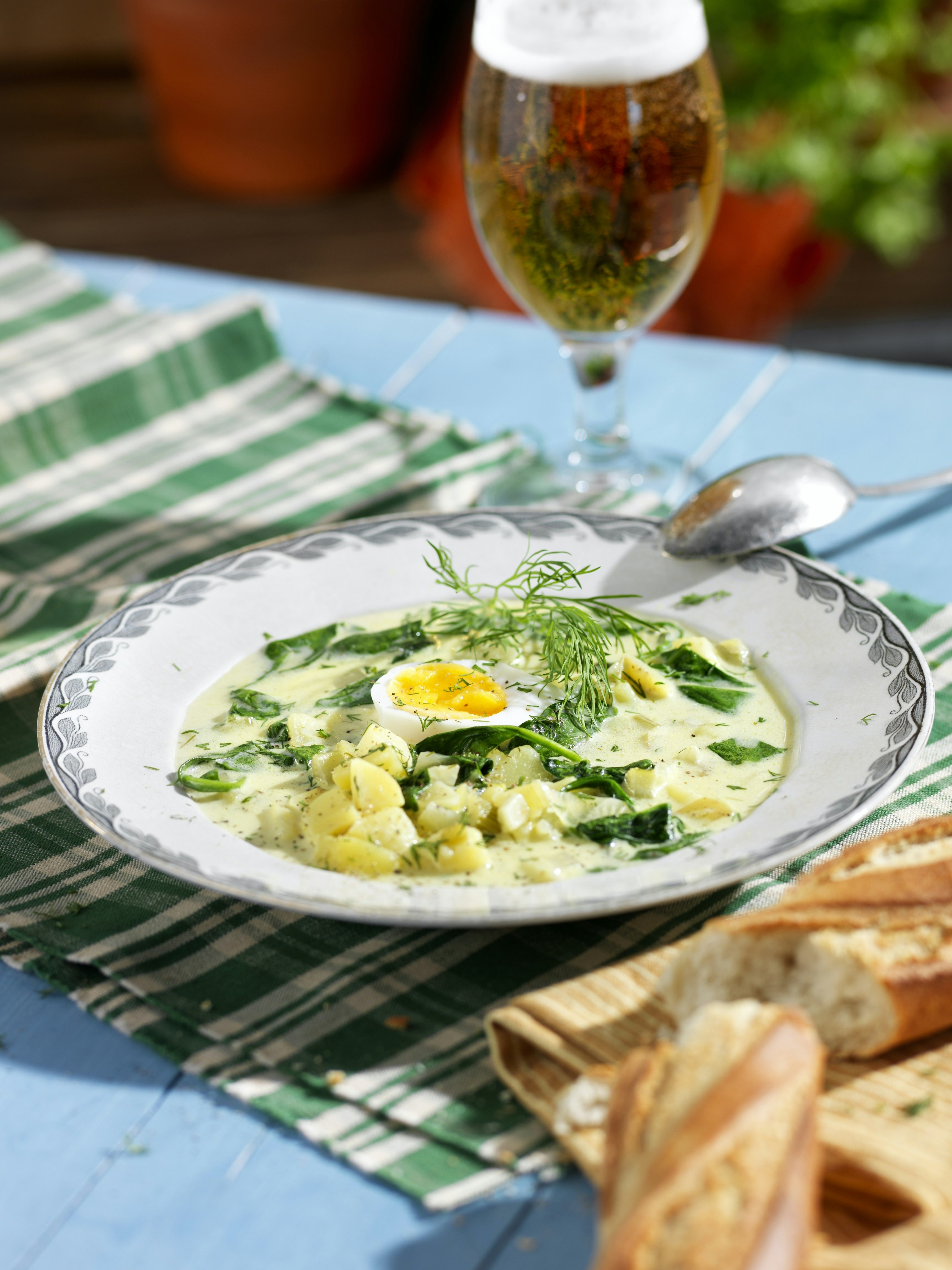 Potatissoppa med fänkål och citron