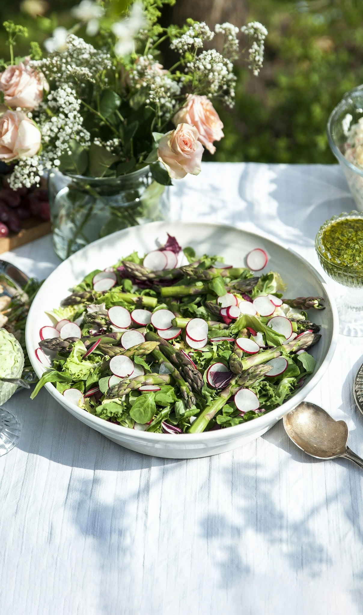 Primörsallad med honungsvinägrett