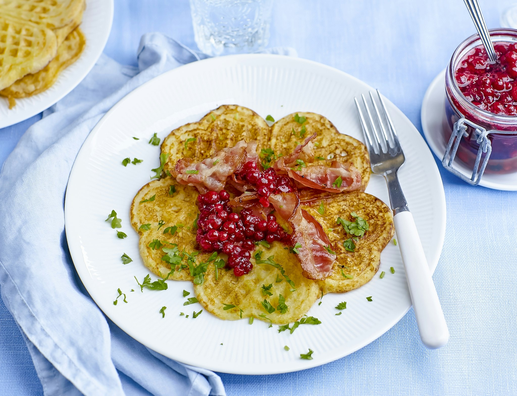 Raggmunk med bacon och lingonsylt