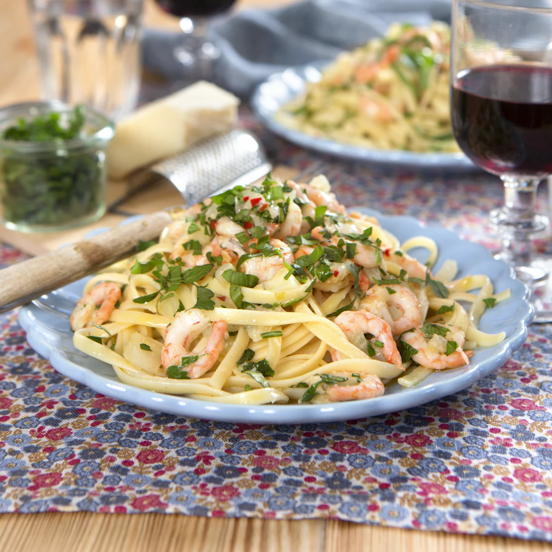 Pasta med räkor, fänkål och chili