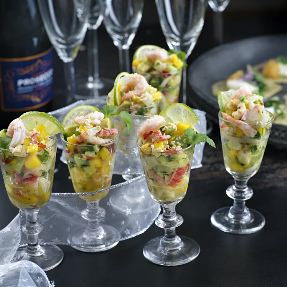 Ceviche med räkor, avokado och mango