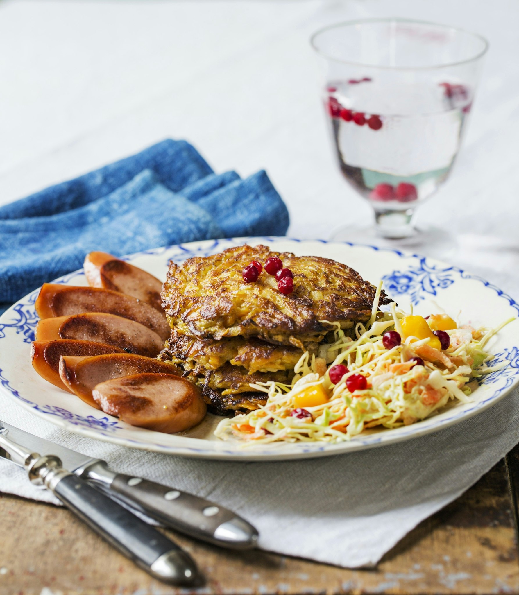 Rårakor med falukorv och mangoslaw