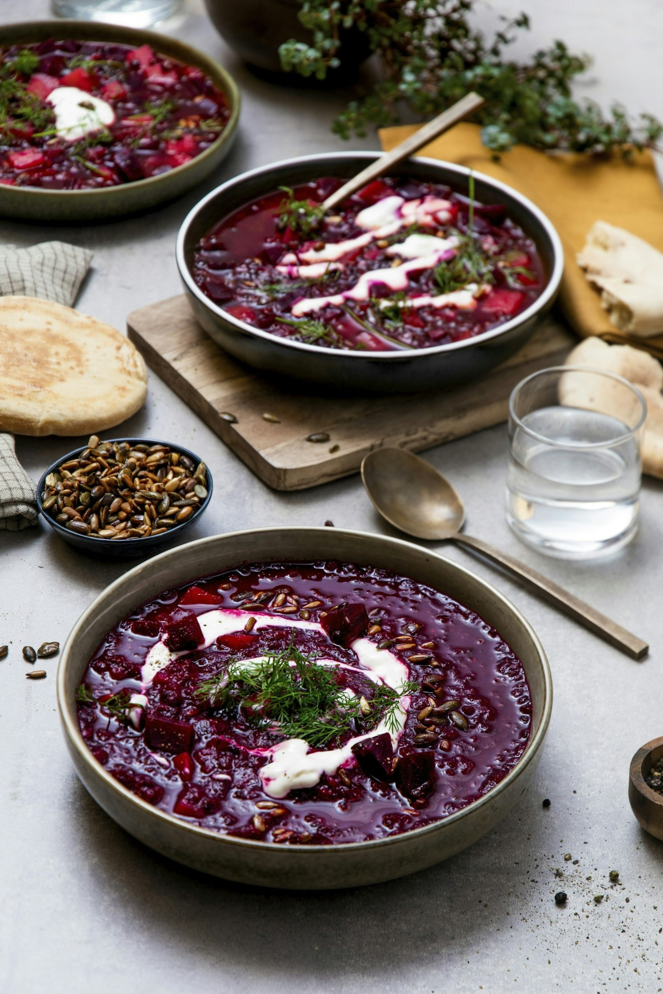 Rödbetssoppa med belugalinser