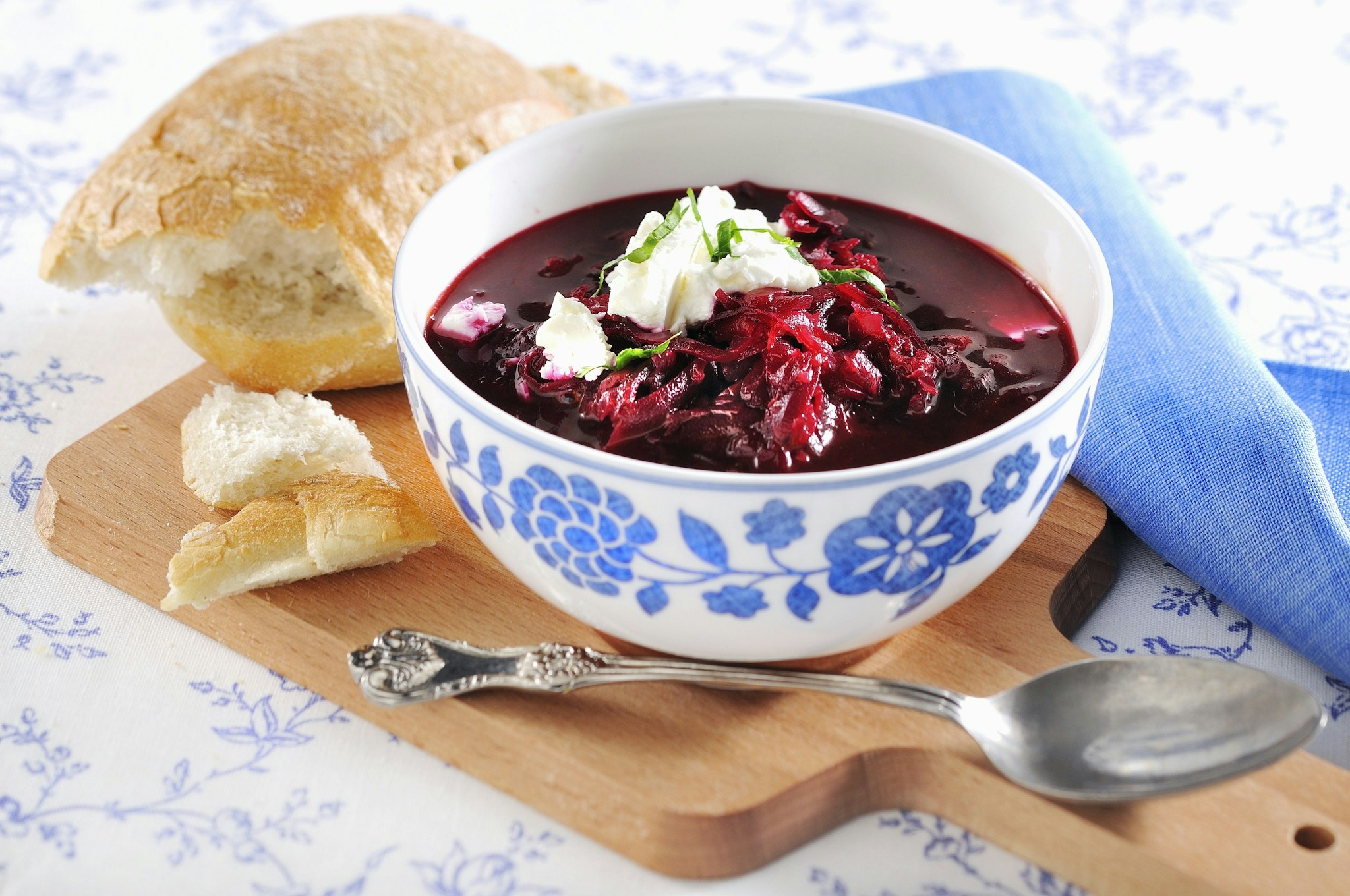 Rödbetssoppa med fetaostkräm